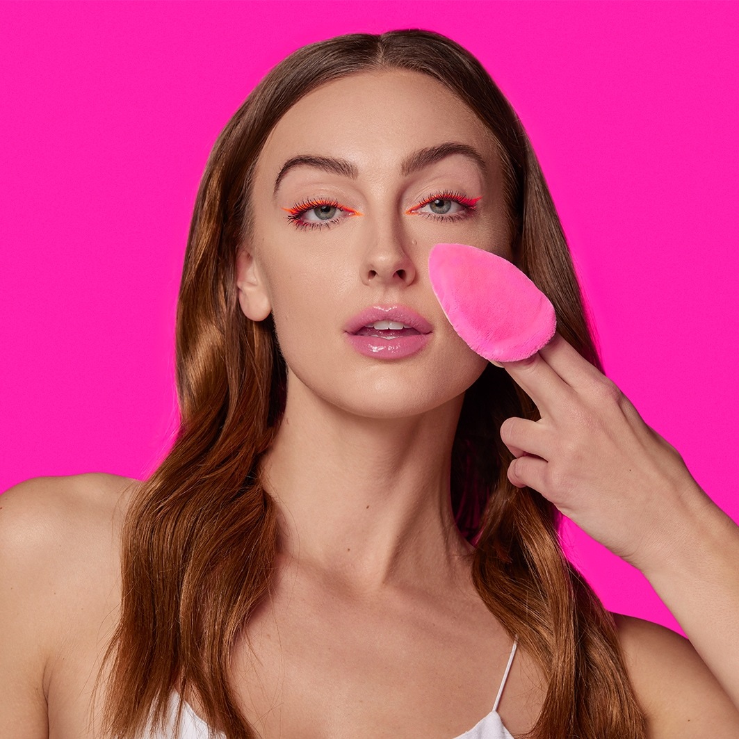 Beautyblender puf za puder Power Pocket Puff™ – 1 komad