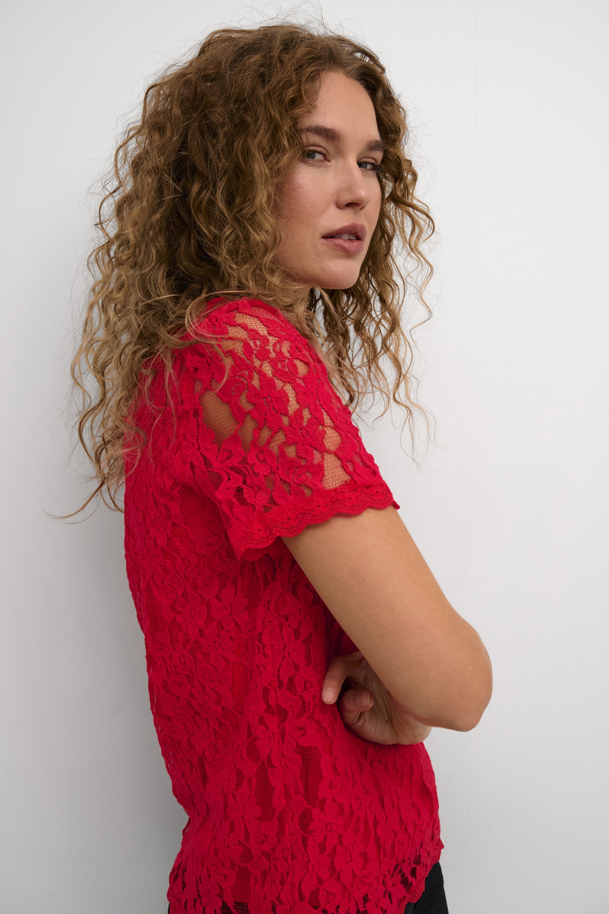 Cremefarbene Bluse - hohes Risiko Rot