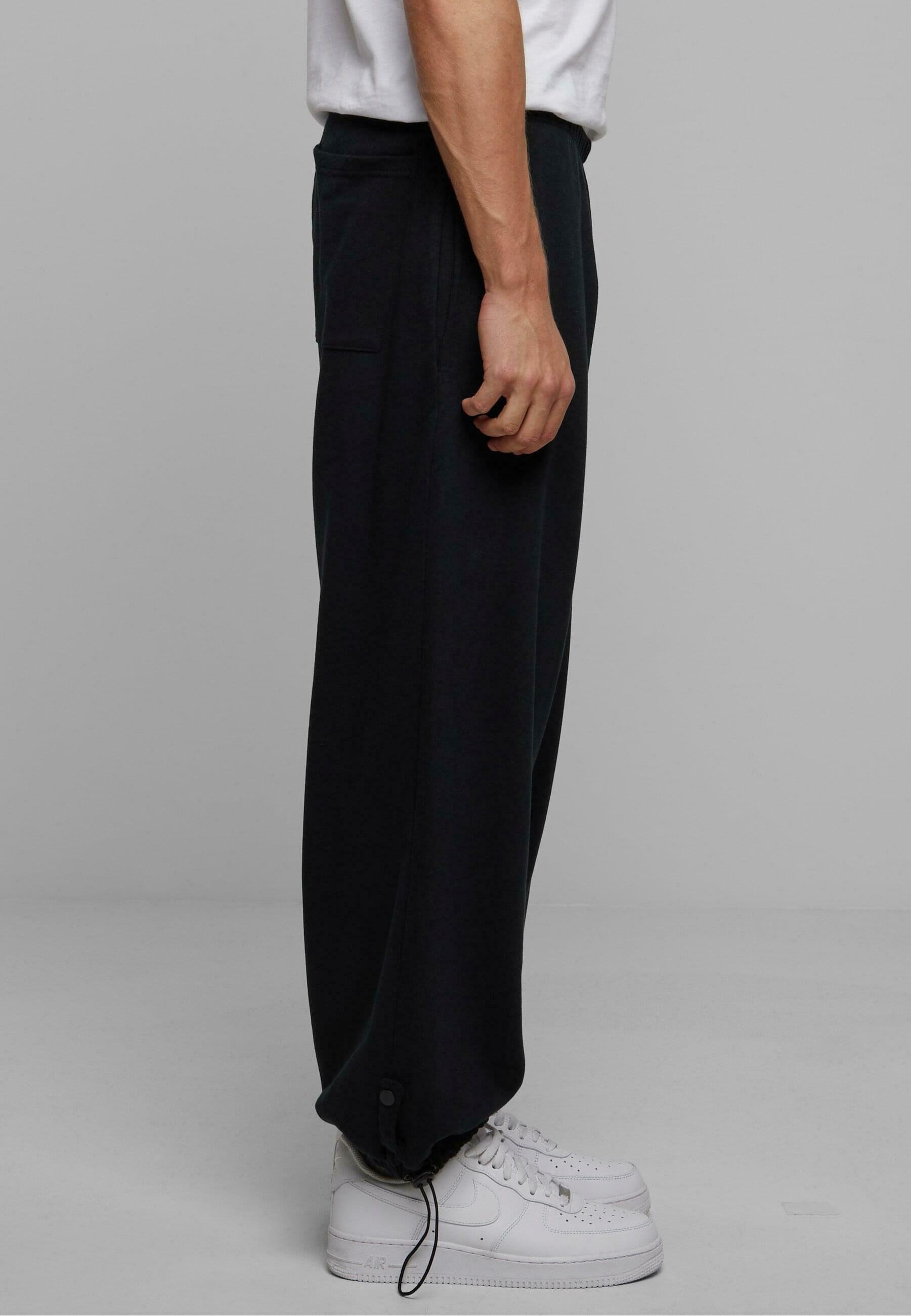 Pantaloni da tuta Urban Classics PARACHUTE HEAVY - neri