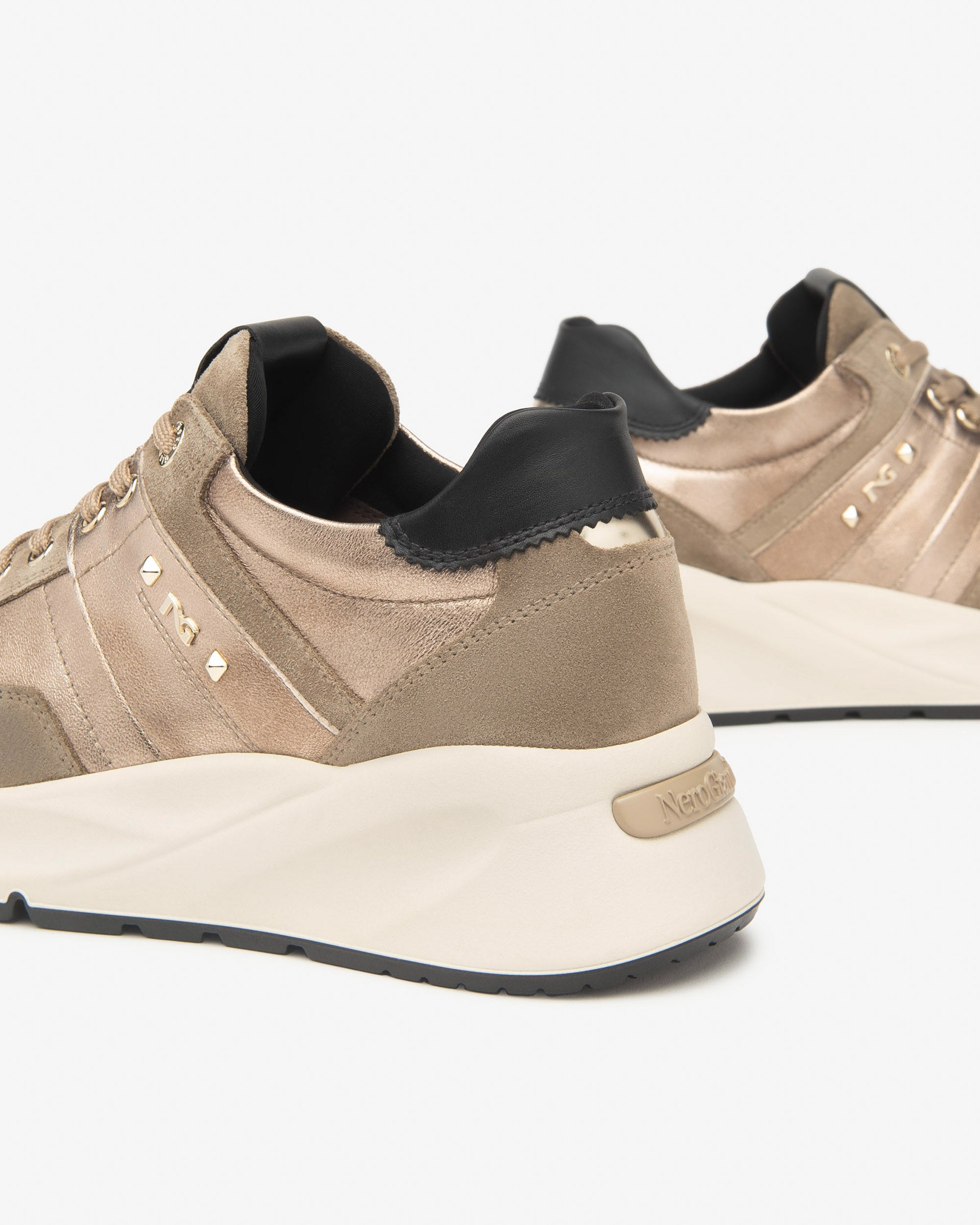 Damen-Sneaker aus Wildleder, Leder und technischen Materialien