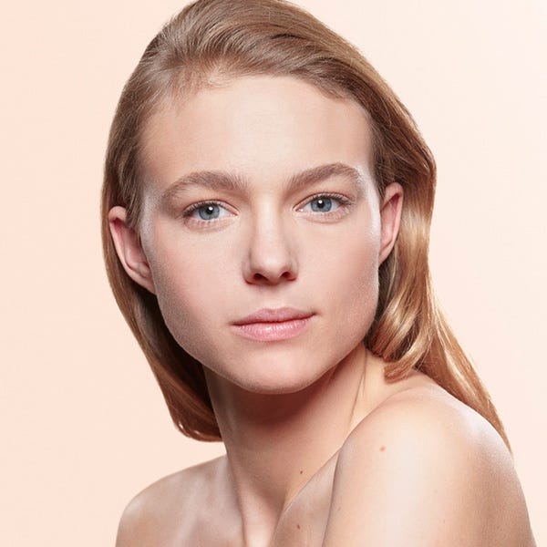 Power Fabric+ tonālais krēms ar SPF 20