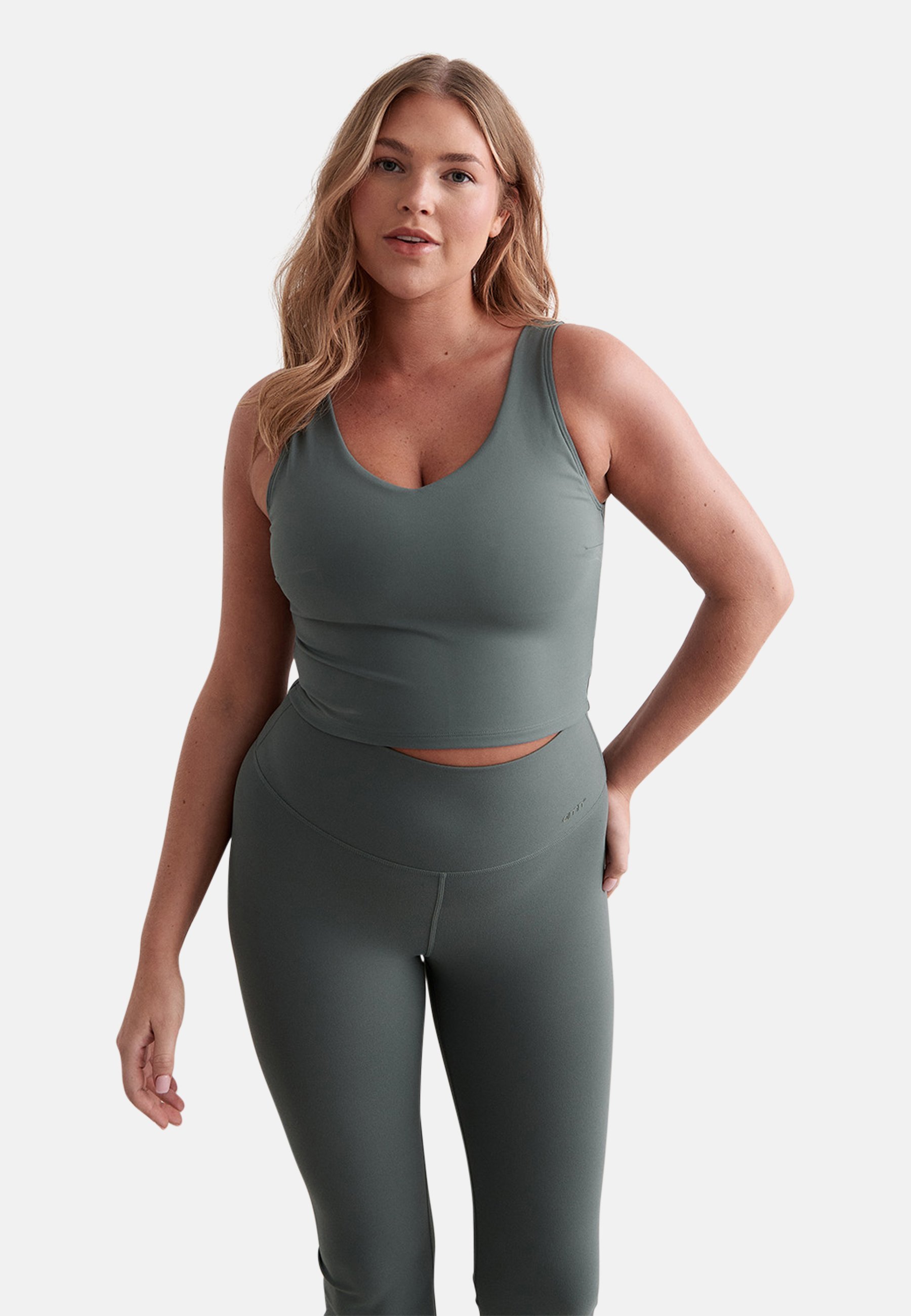 aim'n® SENSE BRALETTE – Sport-BH mit leichtem Halt – Salbei