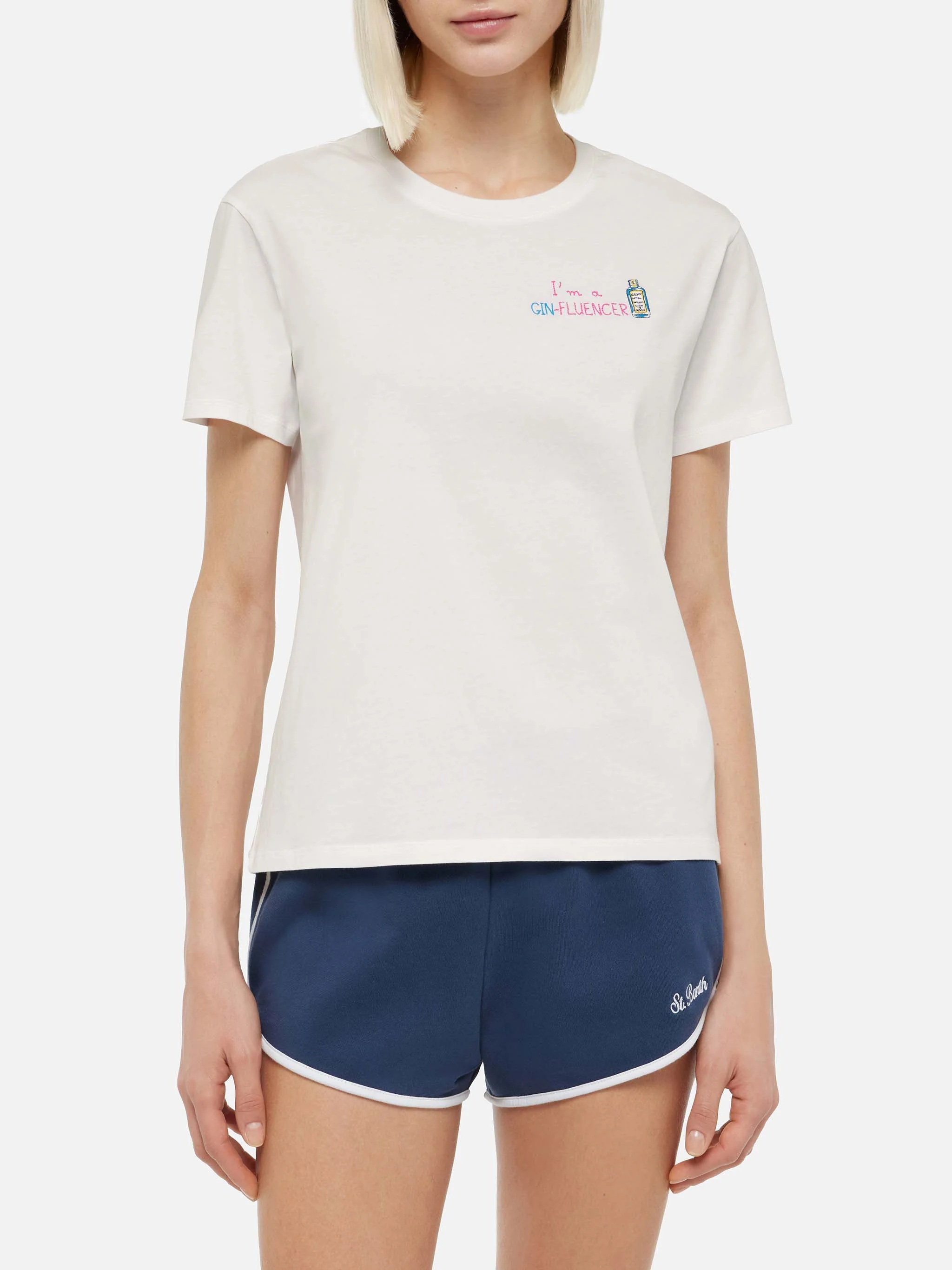 Emilie katoenen T-shirt met GIN-fluencer borduurwerk