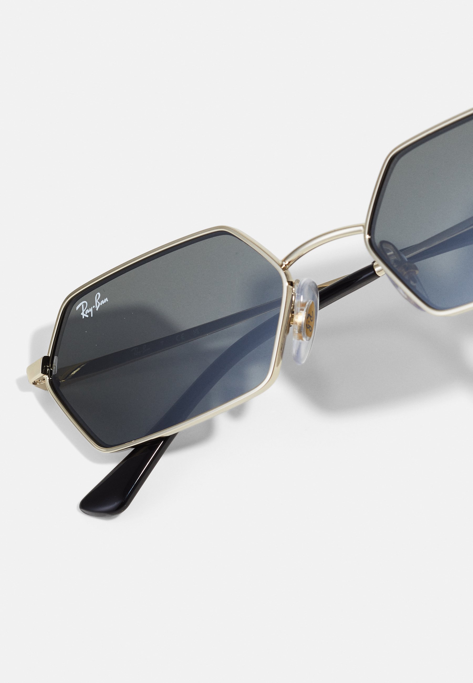 Ray-Ban YEVI UNISEX - Zonnebril - lichtgoudkleurig/donkergrijs
