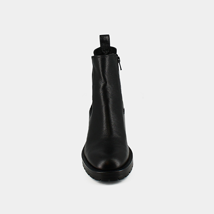 Bottines à semelles crantées  en cuir grainé noir