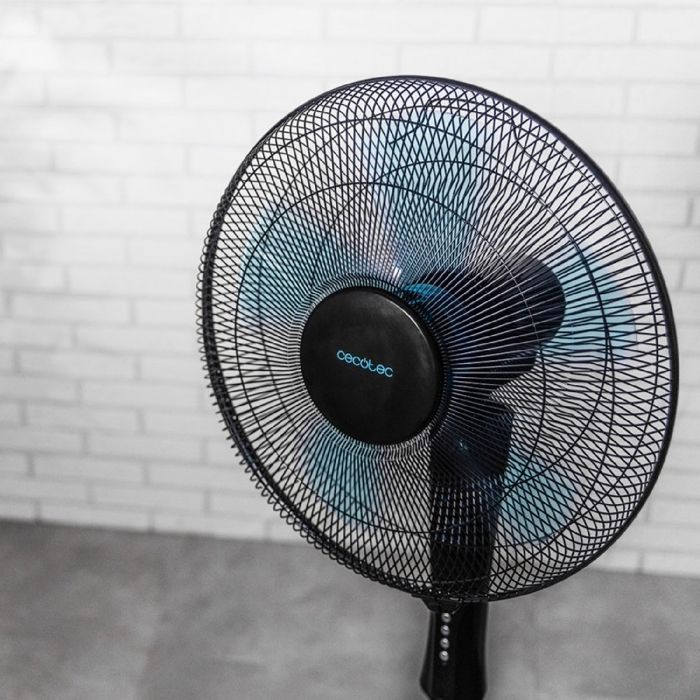 Ventilador de pedestal Cecotec EnergySilence 530 con conexión eléctrica, control remoto y temporizador, color negro. 50 W, 5 aspas (40 cm).