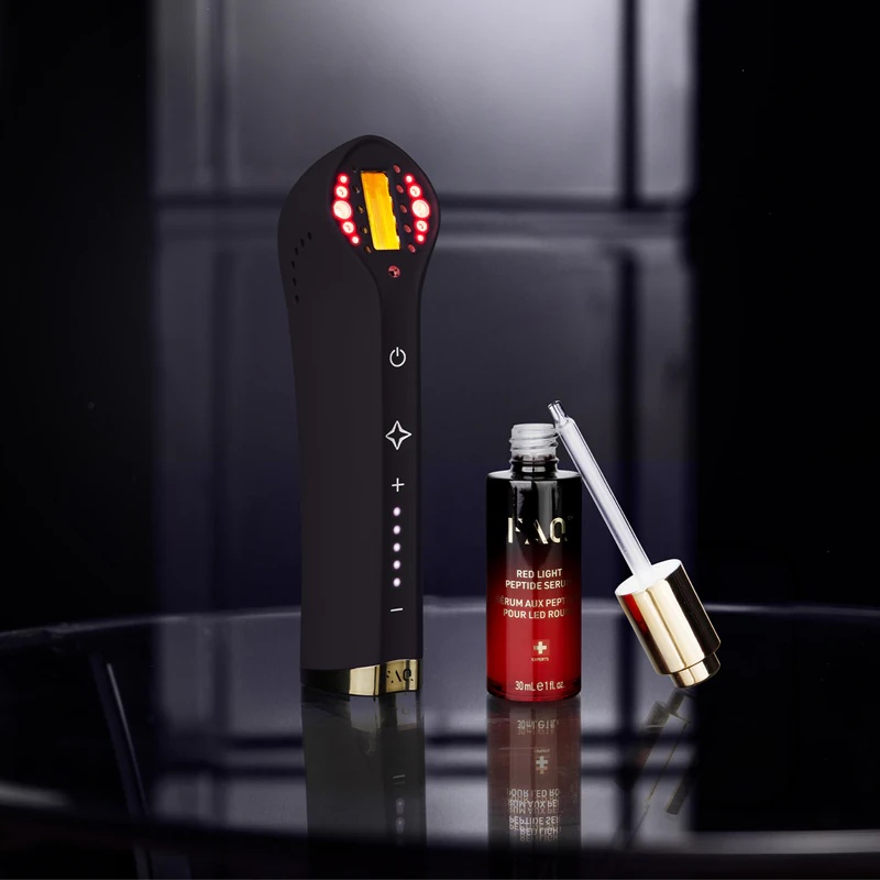 FOREO FAQ™ Red Light Peptide Serum је серум за лице који побољшава ефикасност LED терапије пептидима.