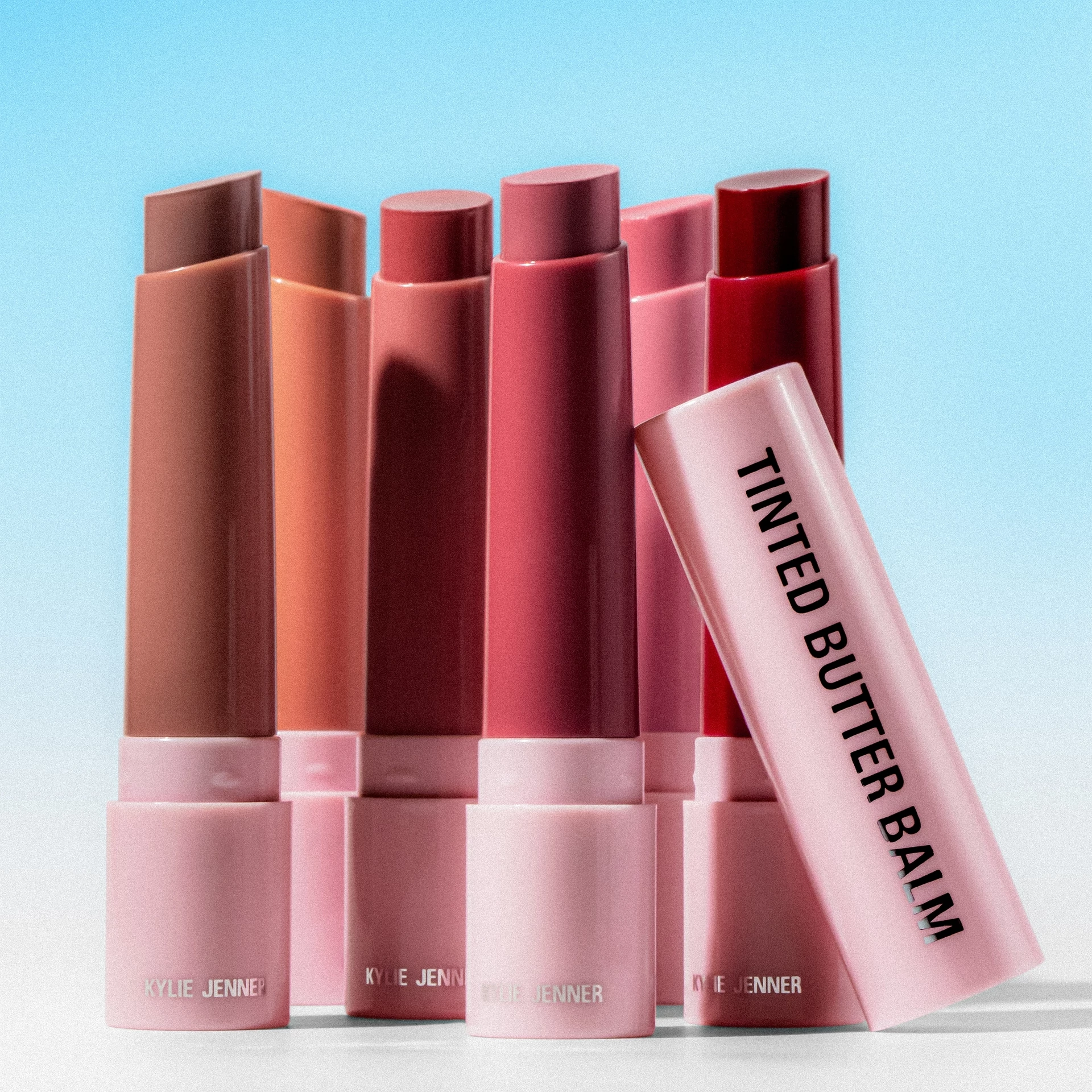 Balsam de unt colorat 338 Pink Me Up At 8 - Kylie By Kylie Jenner
