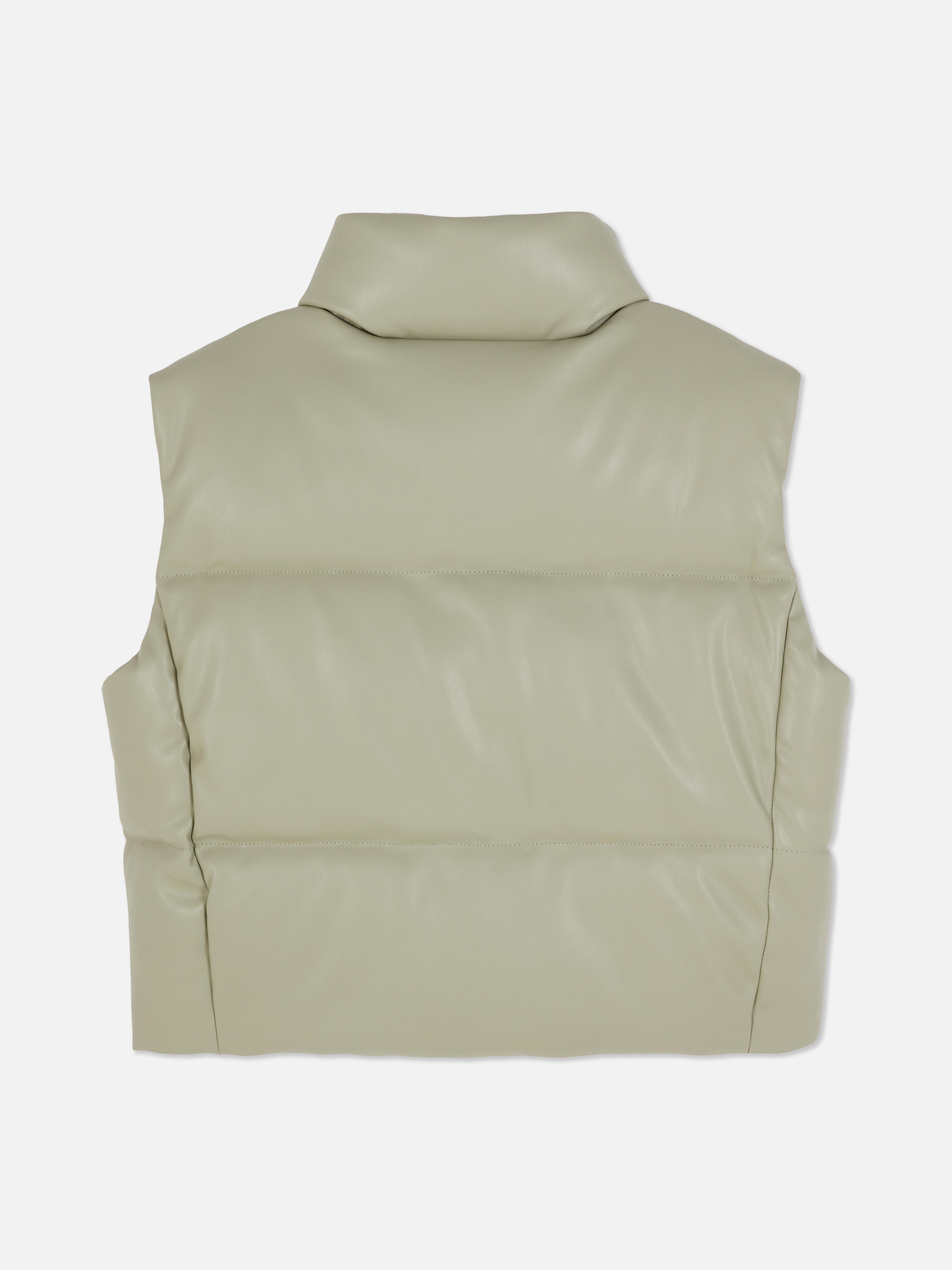 Bodywarmer van imitatieleer Een bodywarmer met opstaande kraag, voorsluiting en steekzakken