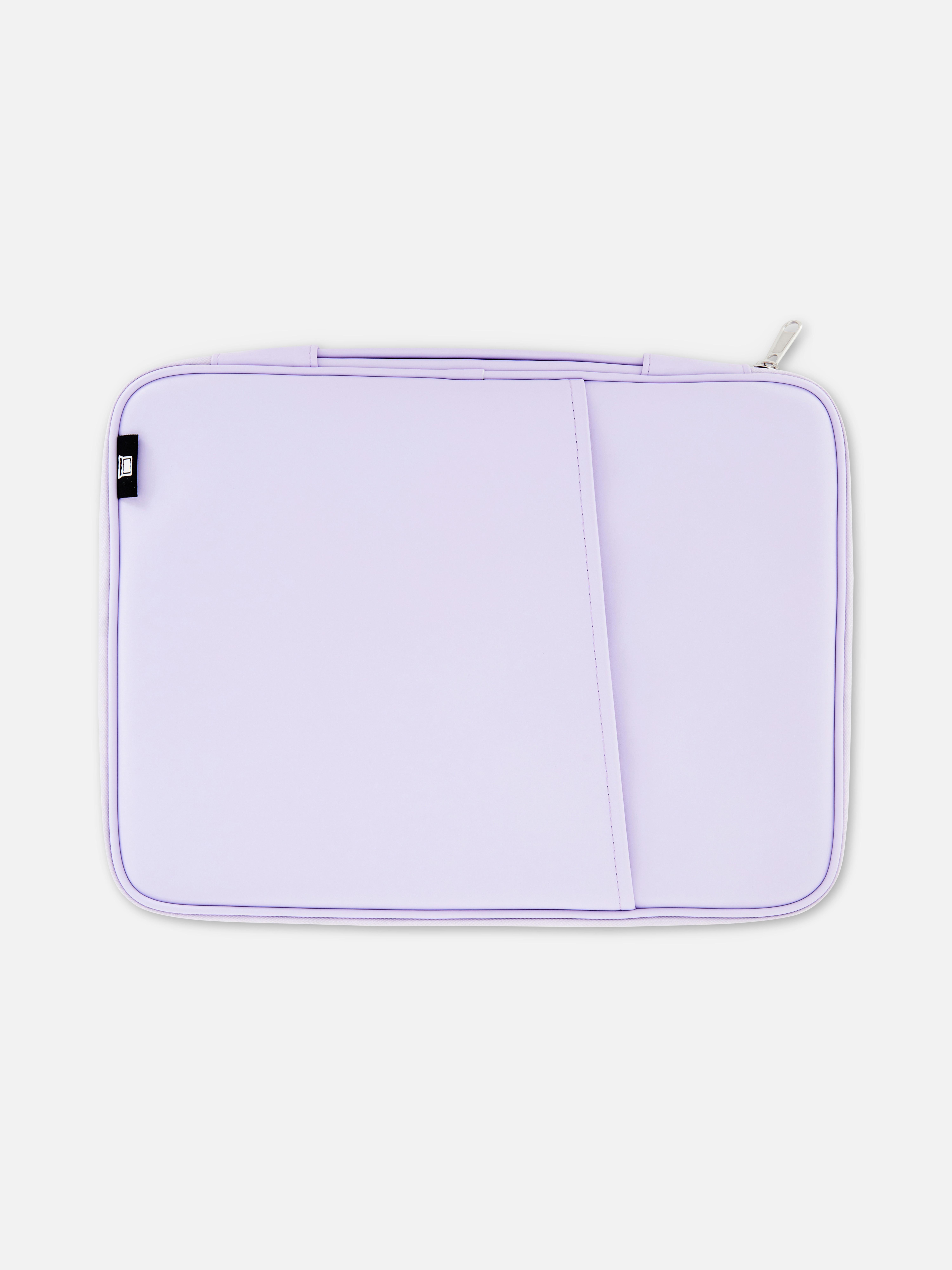 Custodia per laptop in similpelle. Una custodia per laptop in similpelle con cerniera e tasca a bustina.