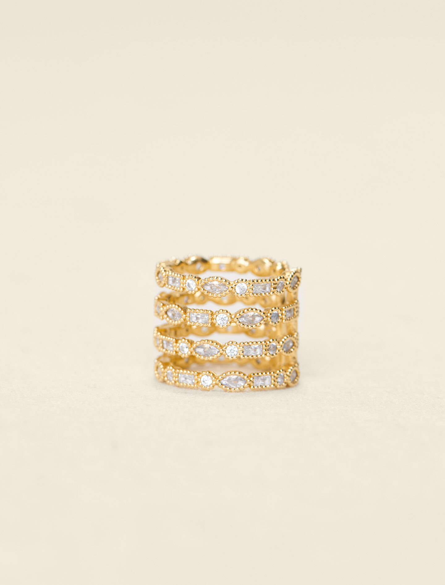 Ring versierd met strass-steentjes - Goud