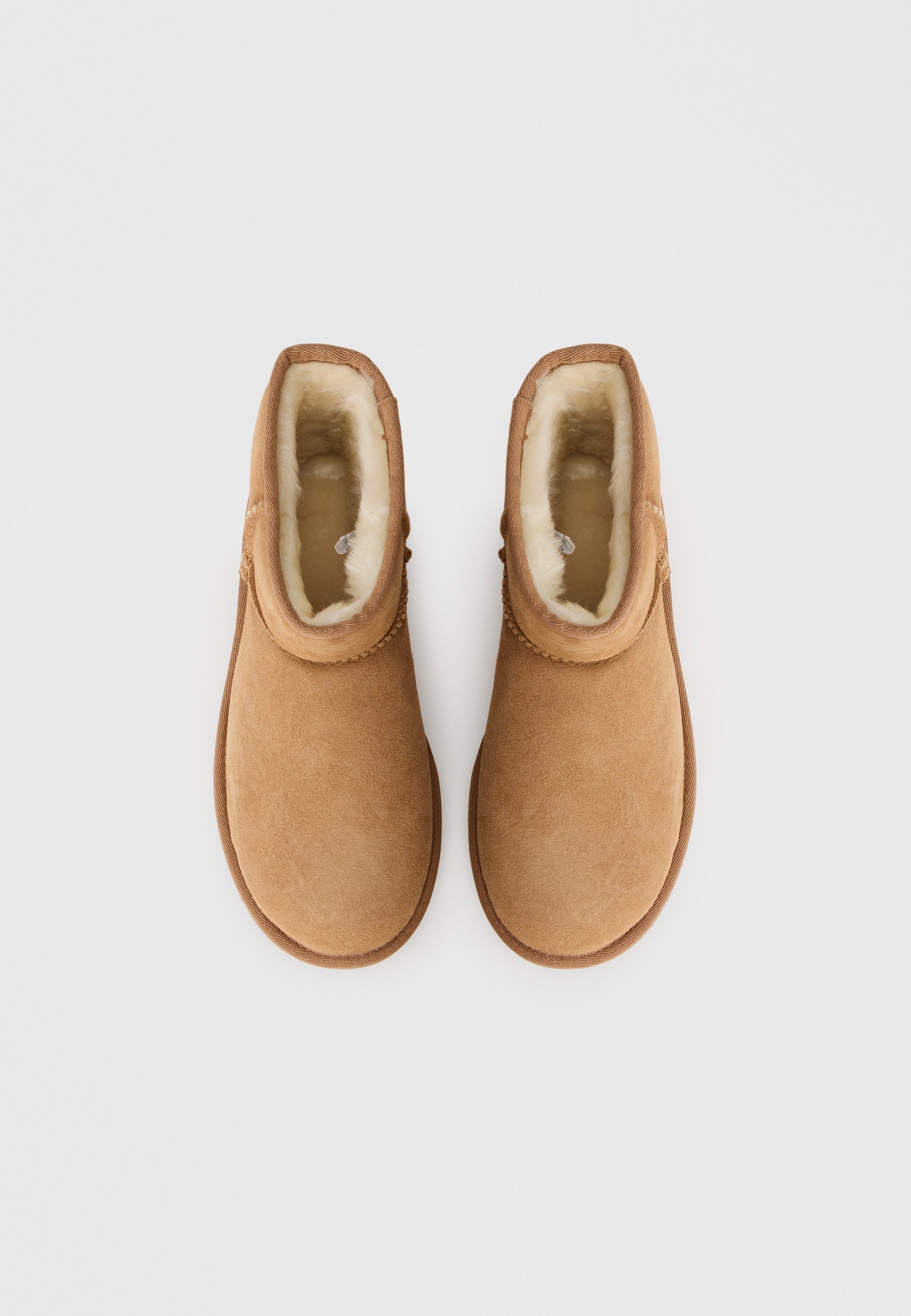 UGG CLASSIC MINI II - Winterstiefel - Kastanie
