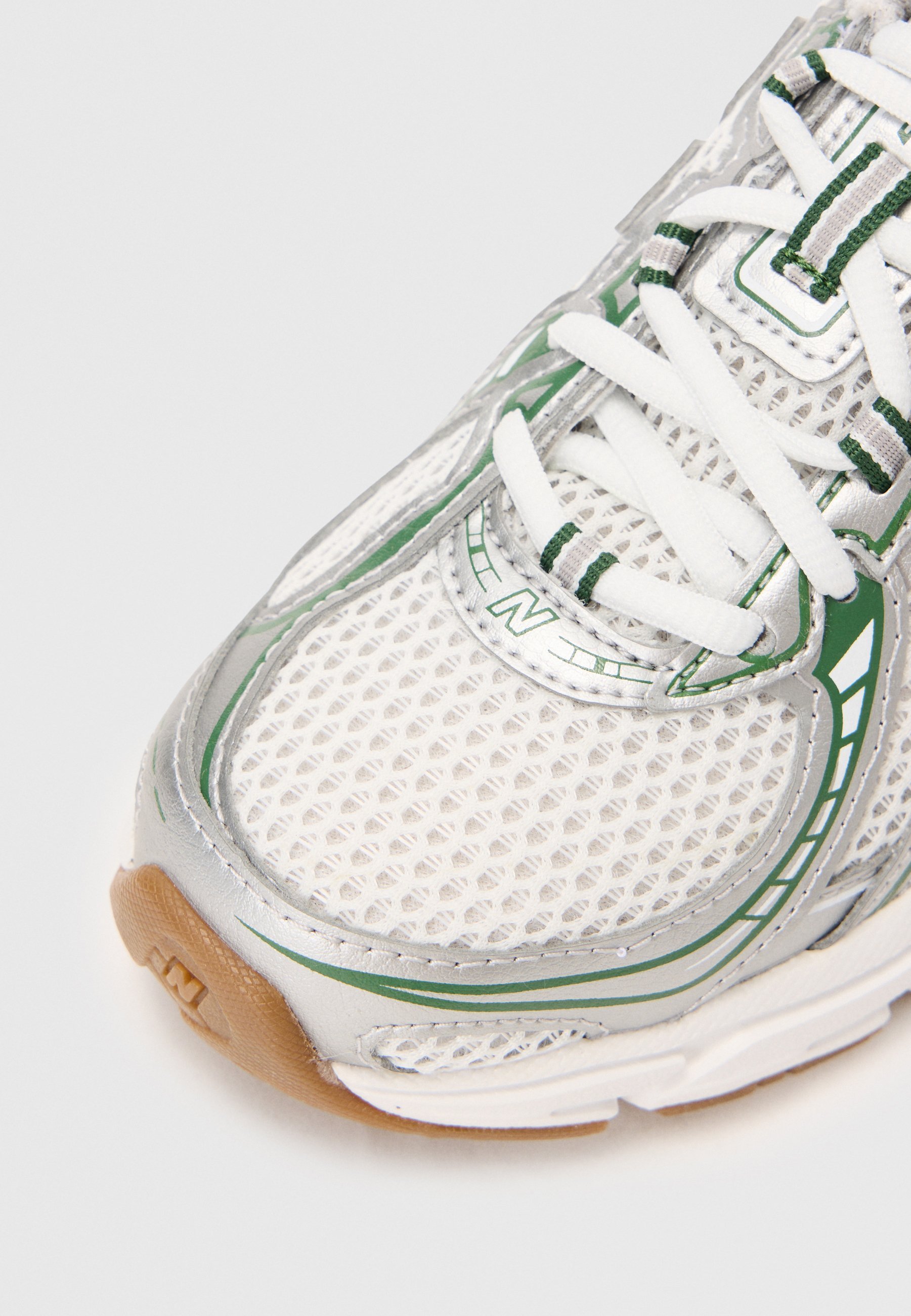New Balance 740 - Matalavartiset tennarit - hopeanvärinen metallinhohtoinen