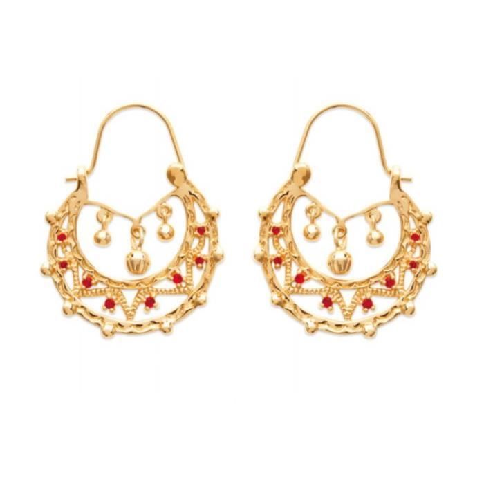 Pendientes criollos saboyanos con circonita cúbica y baño de oro de 18 quilates.