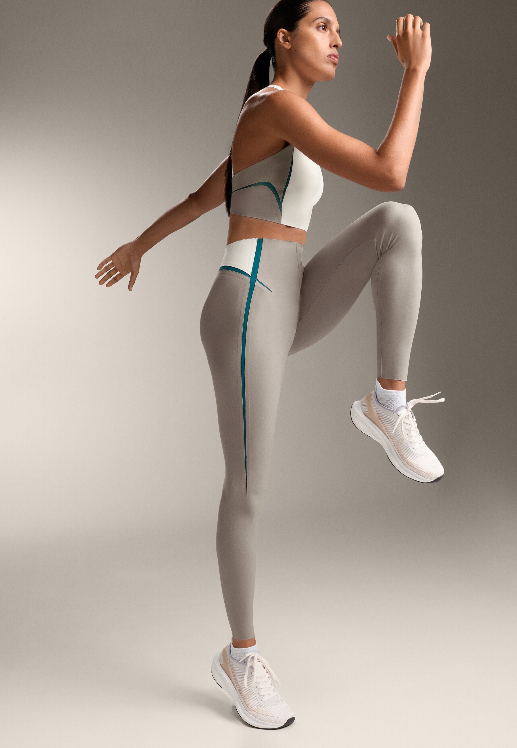 OYSHO COMPRESSIVE CORE CONTROL LINES RISE - Retuusid - liivakarva