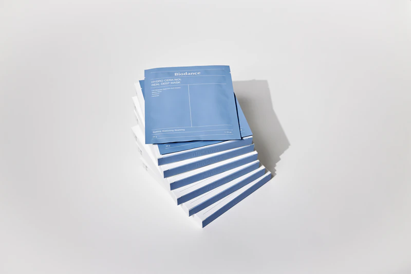 Máscara facial hidratante Biodance Hydro Cera-nol Real Deep Mask com efeito calmante.