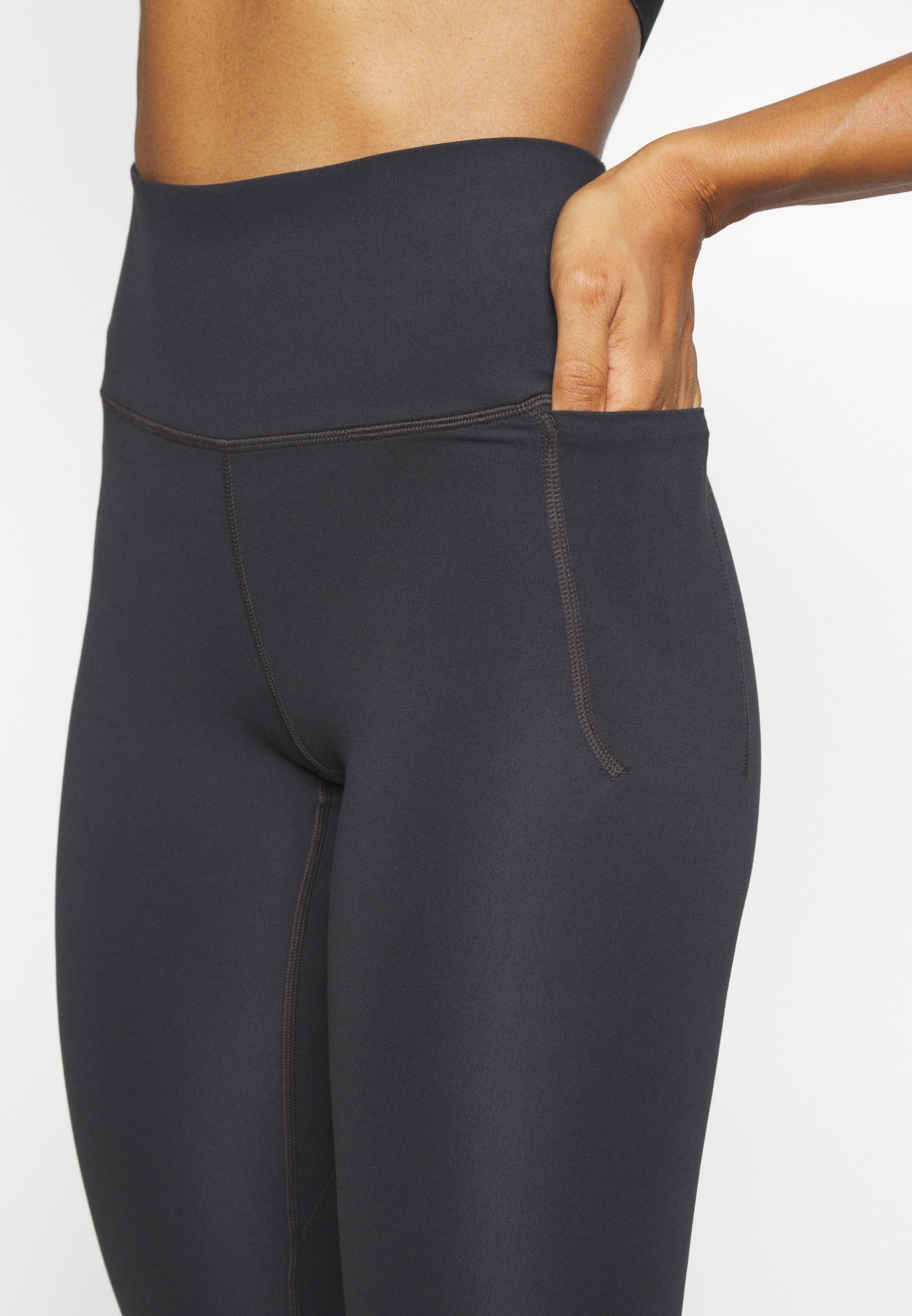 Under Armour MERIDIAN - Leginsy - czarne