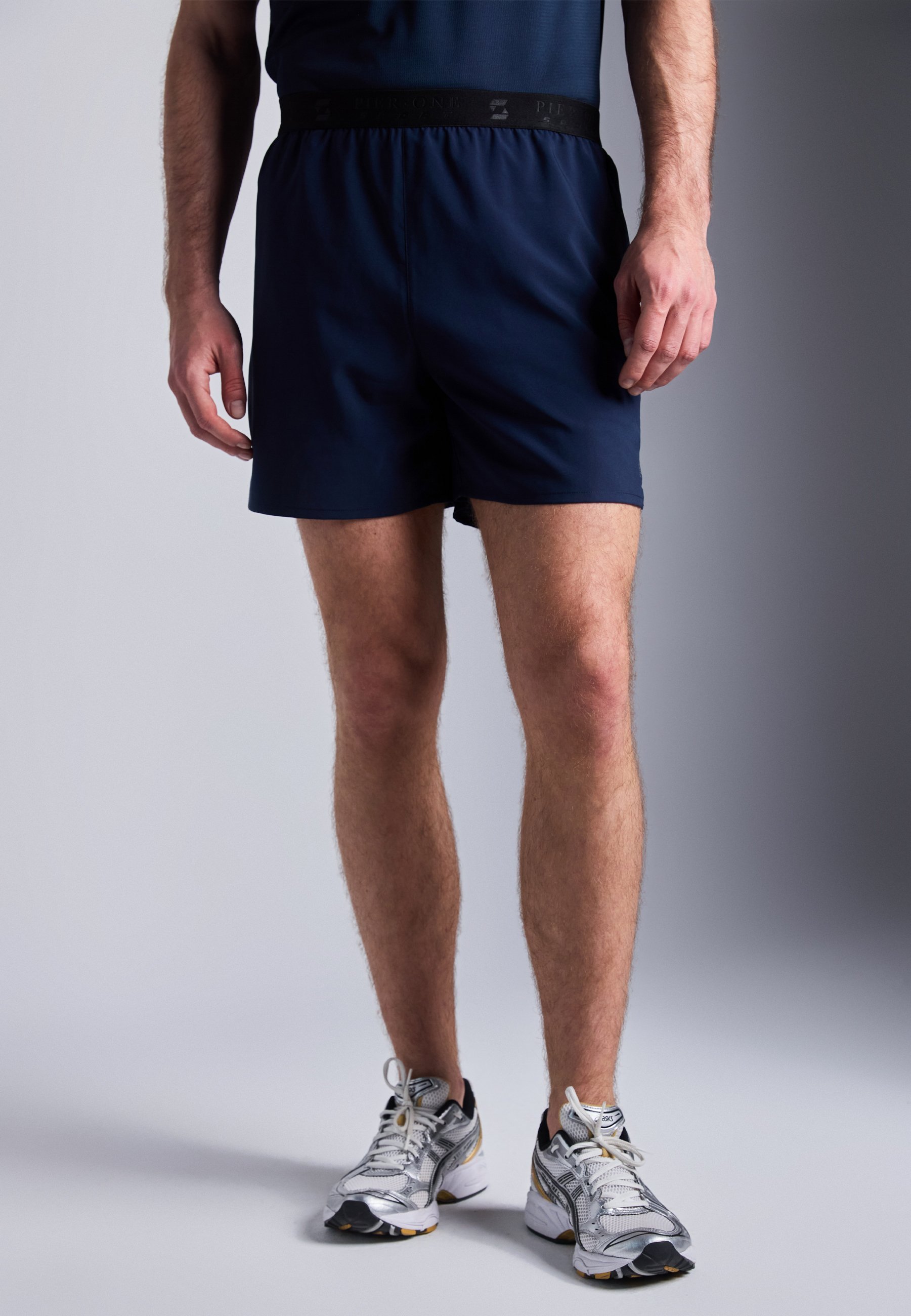 Pier One Sport REGULAR FIT SPORT SHORTS WITH LOGO WAISTBAND - Shorts - dark blue