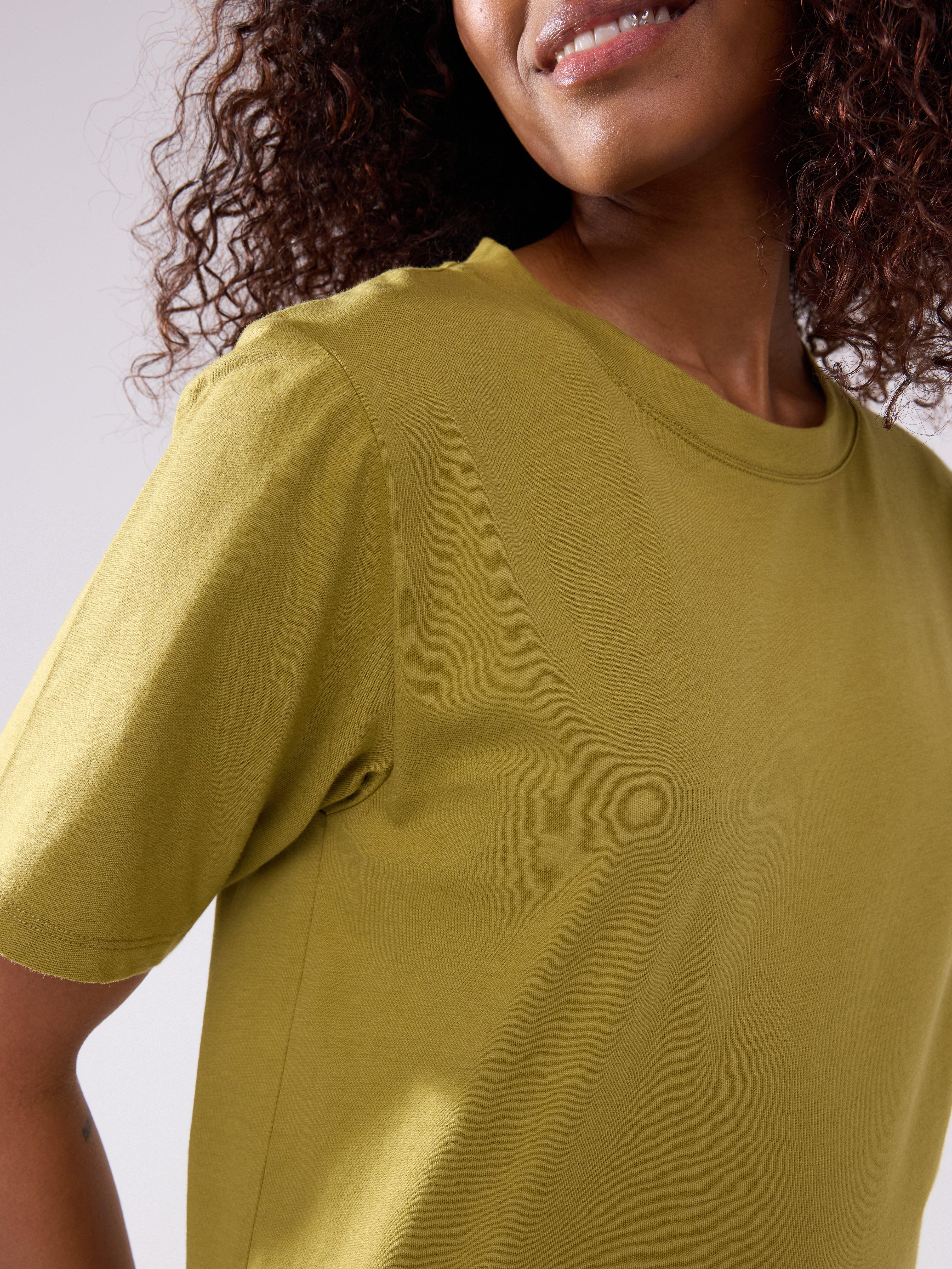Camiseta Bas color verde polvoriento