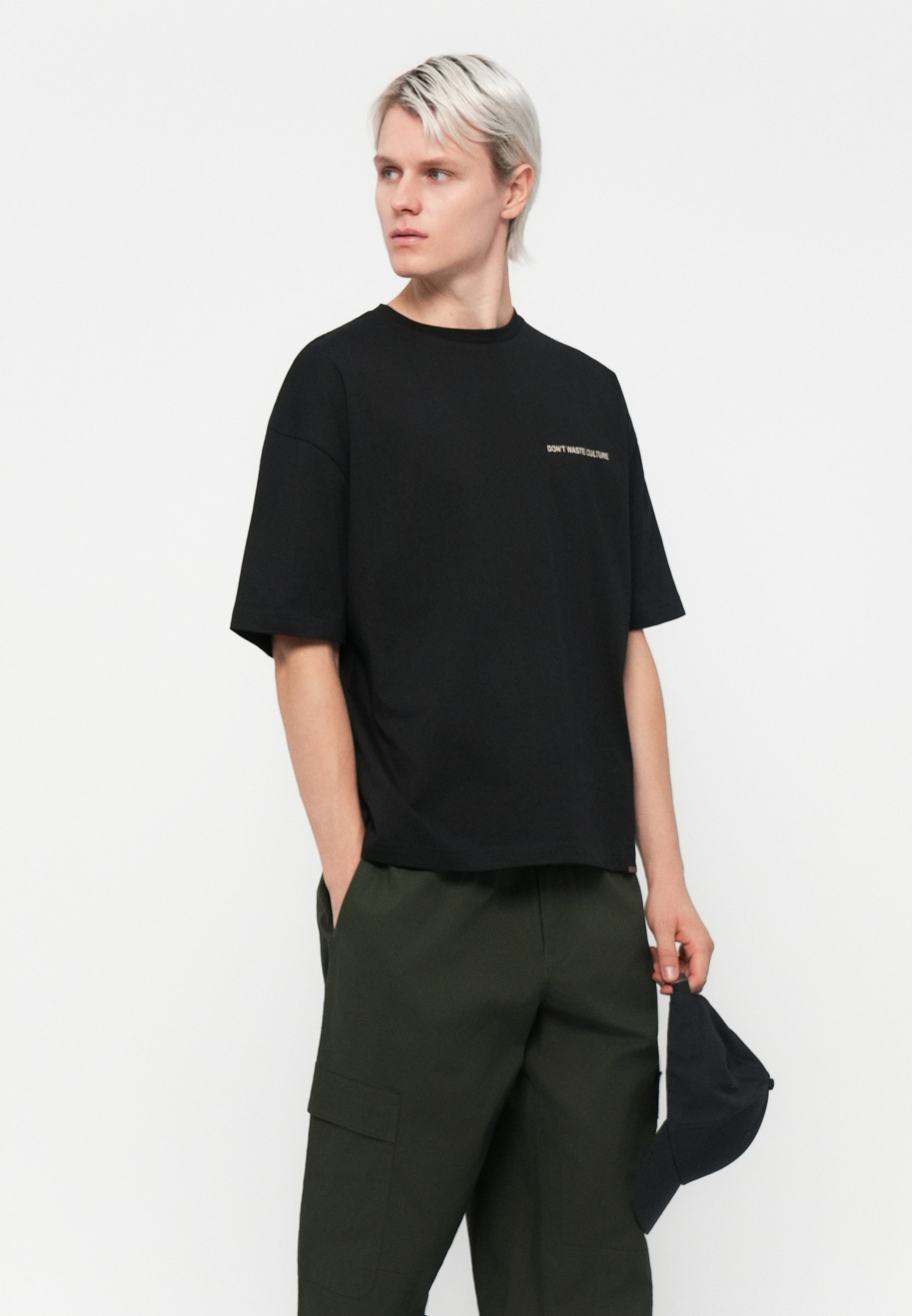 T-shirts « Ne gaspillez pas la culture »