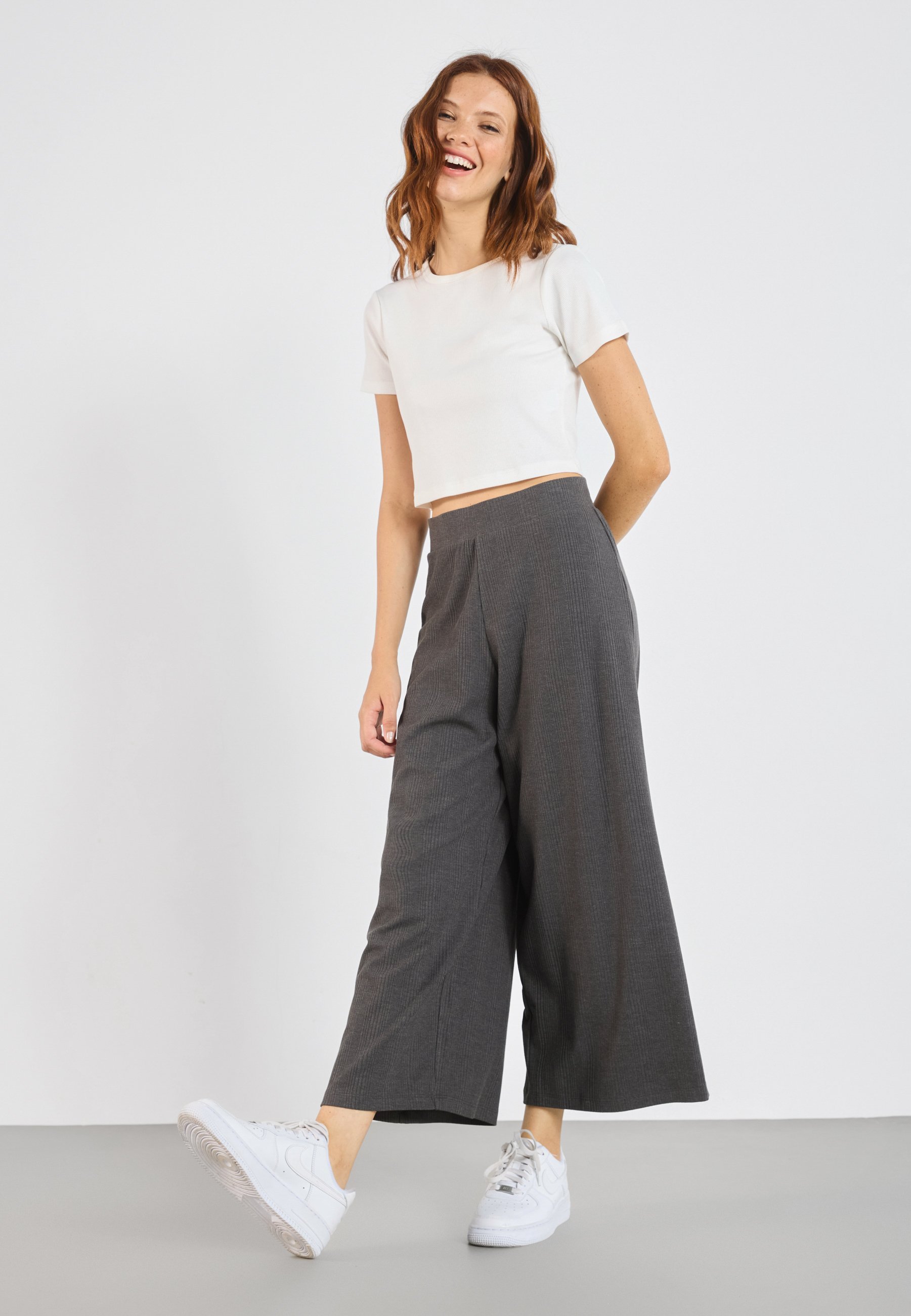Pantaloni Even&Odd - grigio scuro screziato