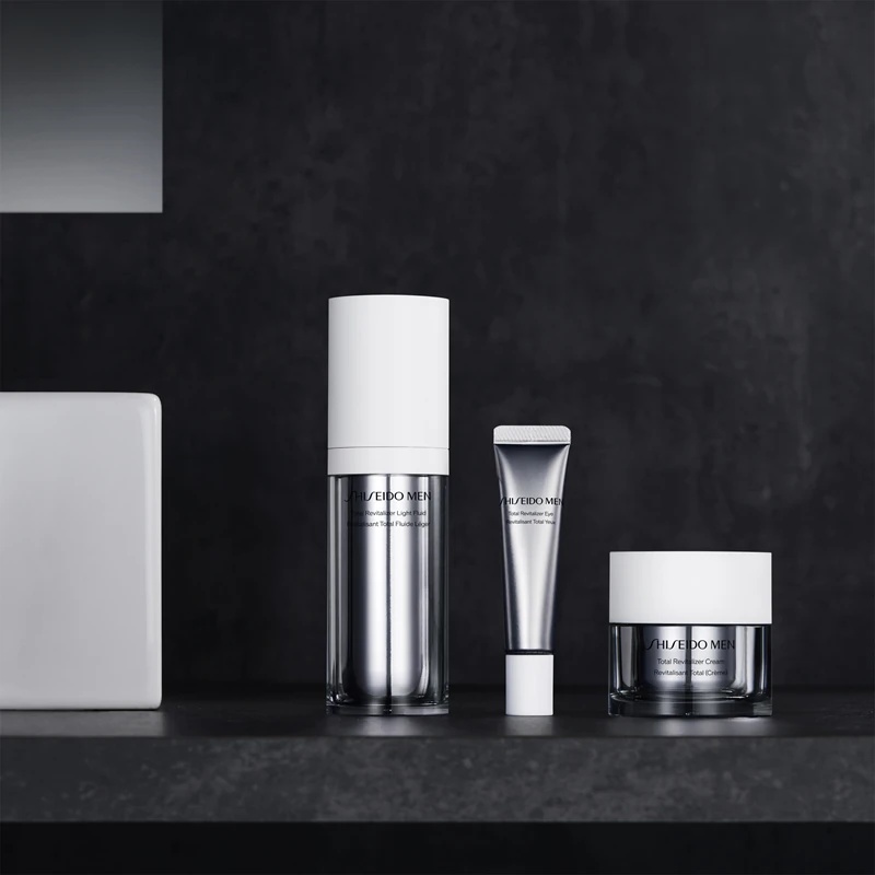 „Shiseido Men Total Revitalizer“ paakių kremas