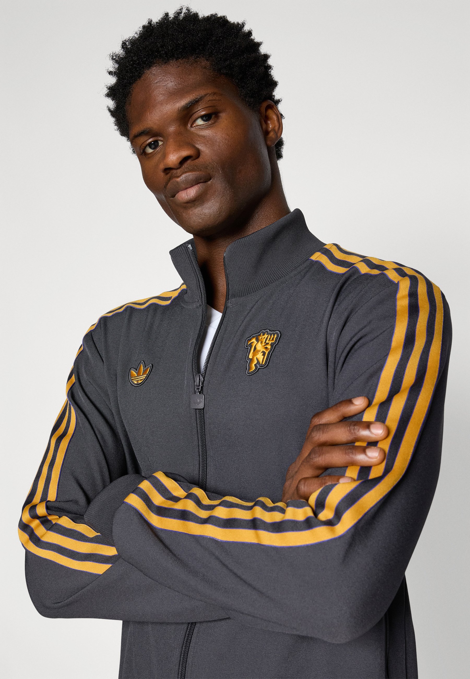 adidas Originals MANCHESTER UNITED ICON TRACK TOP - Sweatshirt met rits - utility zwart