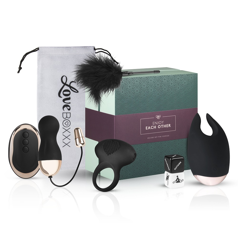 Cupluri romantice LoveBoxxx