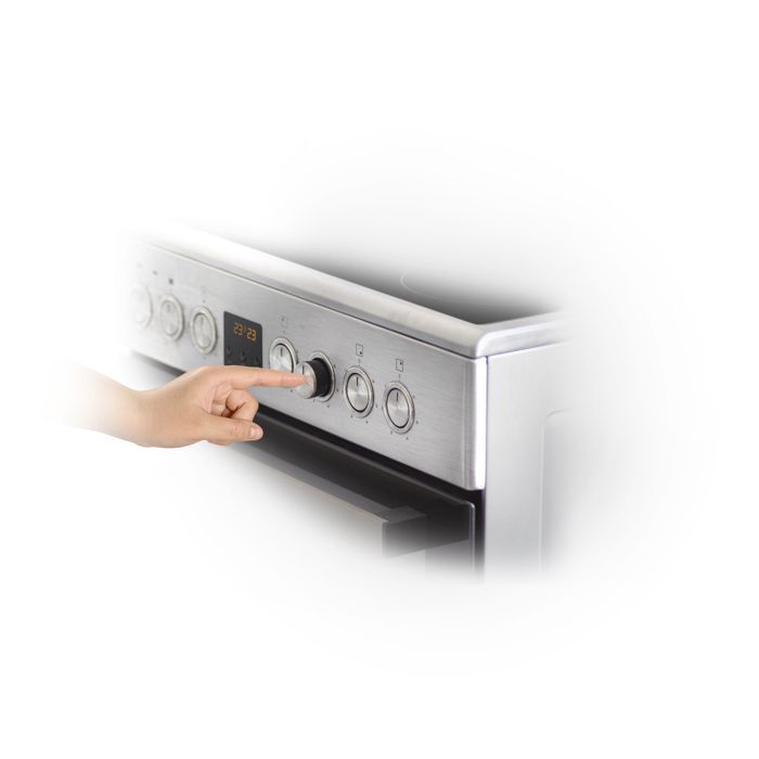 Cocina Schneider SCCG64DO-BM con doble horno y 4 quemadores de gas, color negro mate.