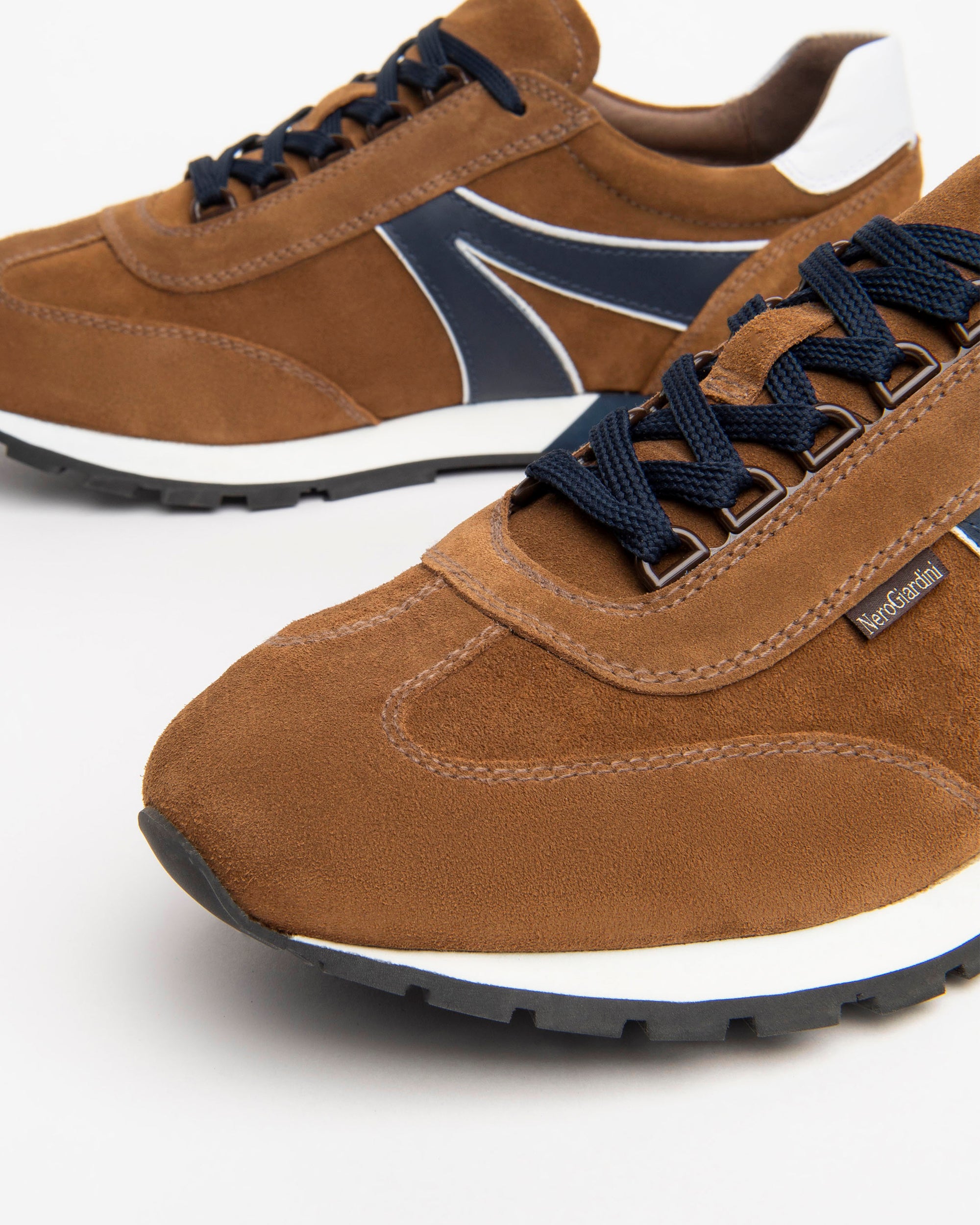  Herren-Sneaker aus Wildleder
