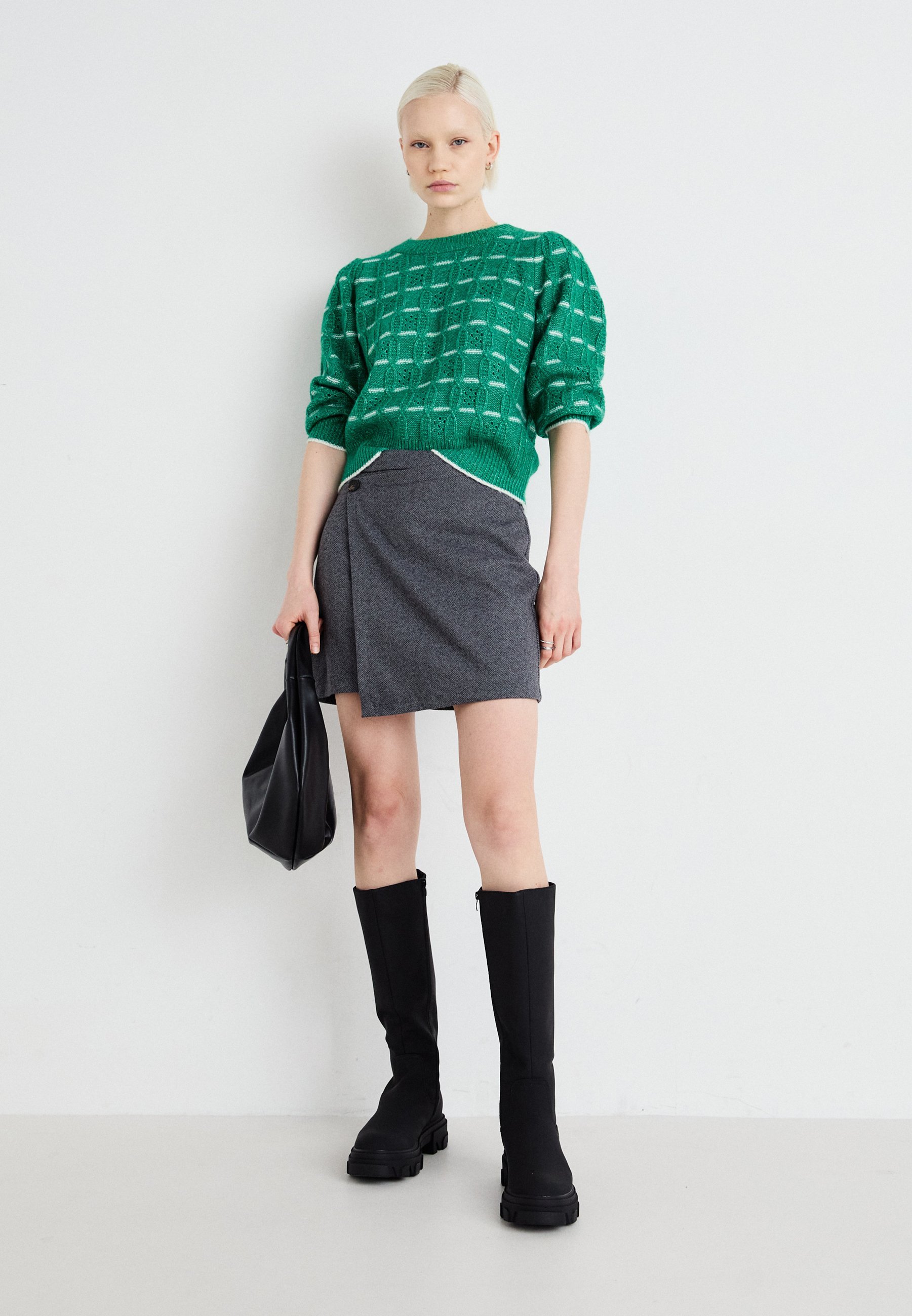 Škornji s platformo Even&Odd - črni