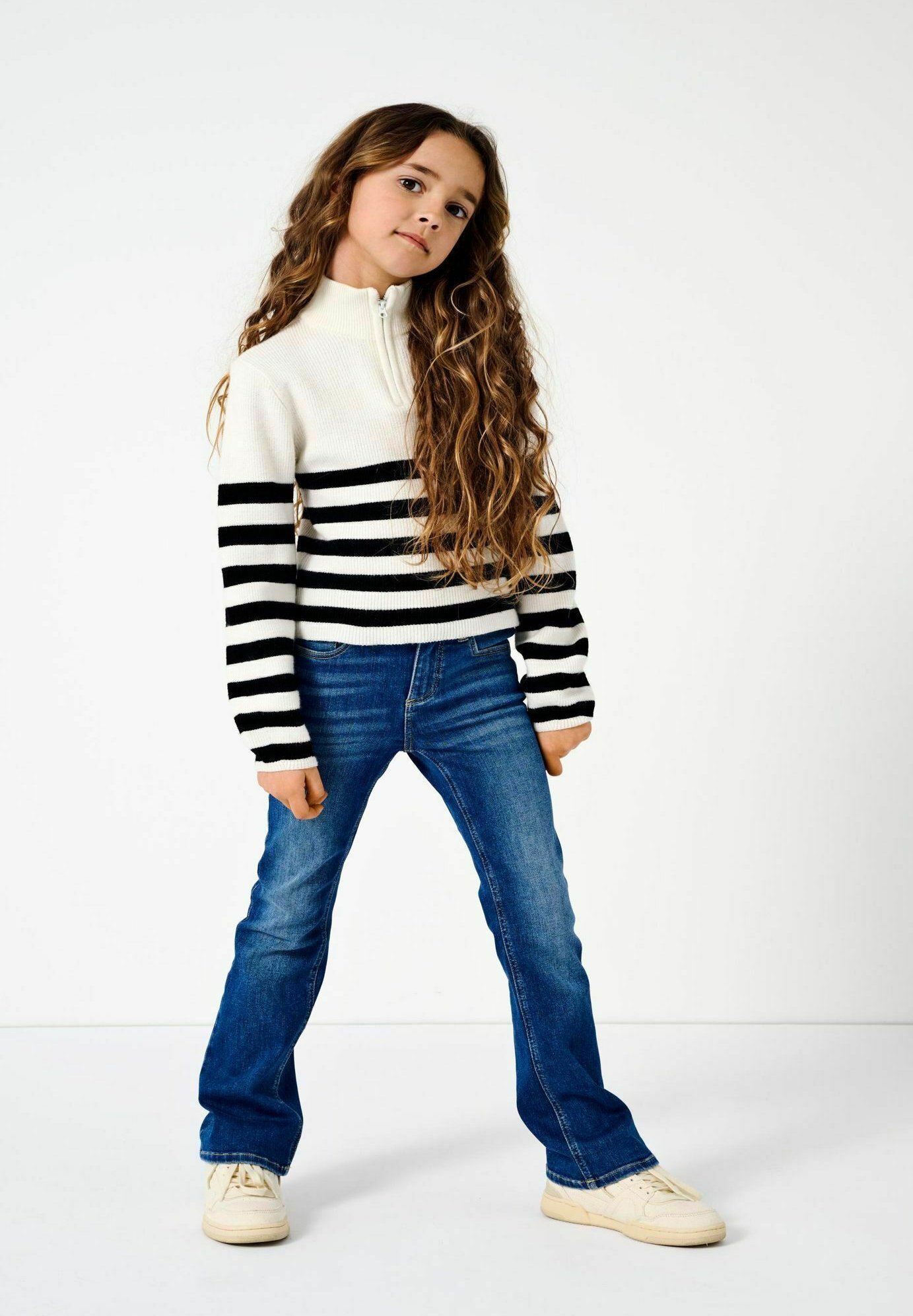 ONLY GIRLS KOGBLUSH AUSGESTELLT - Džinsa uzliesmojumi - vidēji zils džinsa tonis