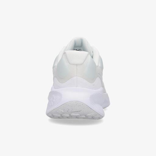  Nike Revolution 7