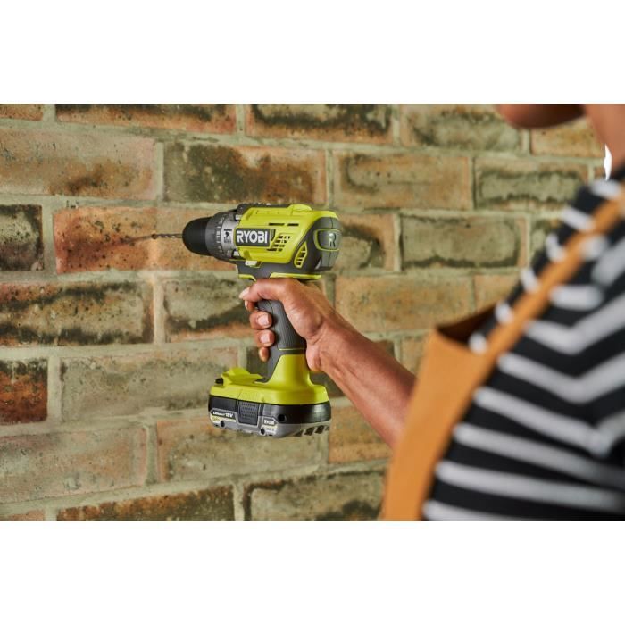 RYOBI - Perceuse à percussion 18V ONE+ - 50 Nm - 500-1800 tr/min + batterie 4,0 Ah, chargeur 2,0 A, sac - R18PD3-140SA