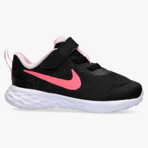  Nike Revolution 6
