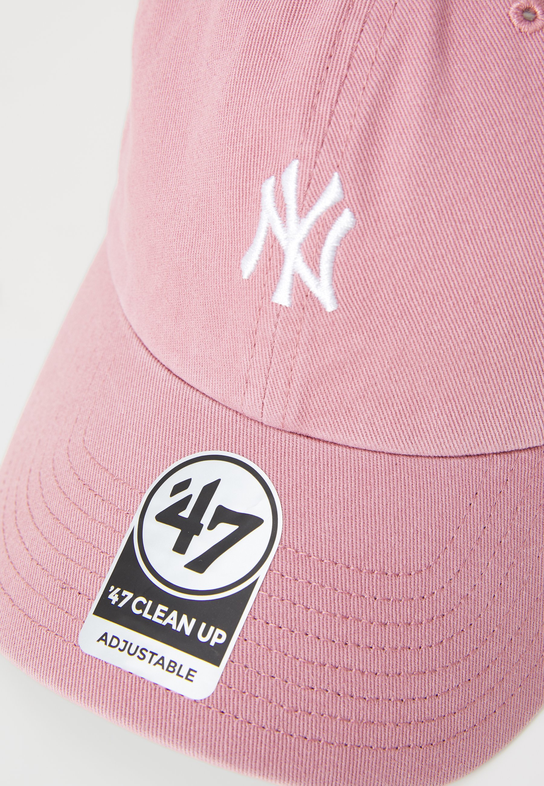 '47 Caps