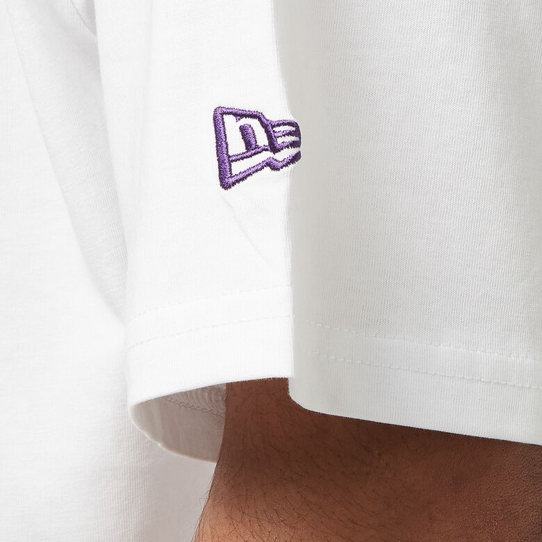 Camiseta extragrande con el logo del equipo de Los Angeles Lakers