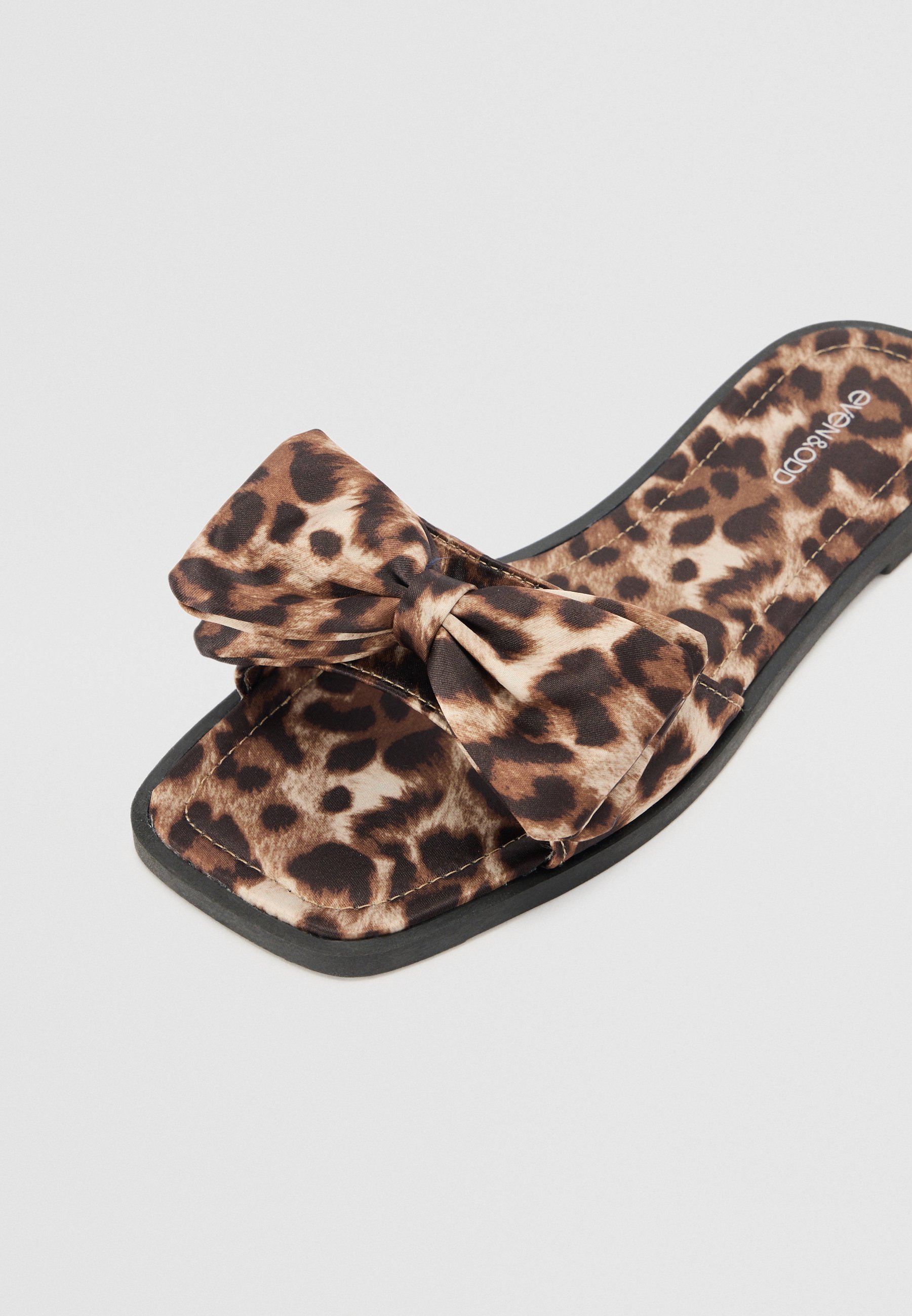 Pantufas Pares e Ímpares - Leo