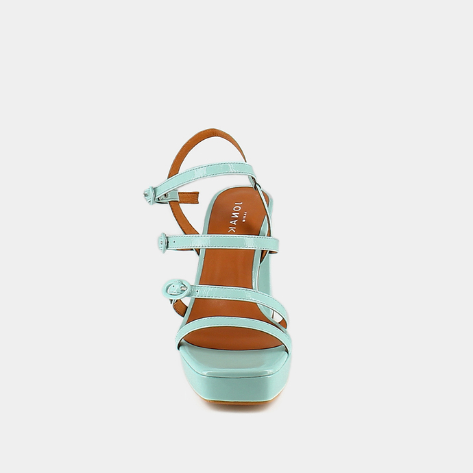 Sandales à brides et bouts carrés  en vernis plissé turquoise