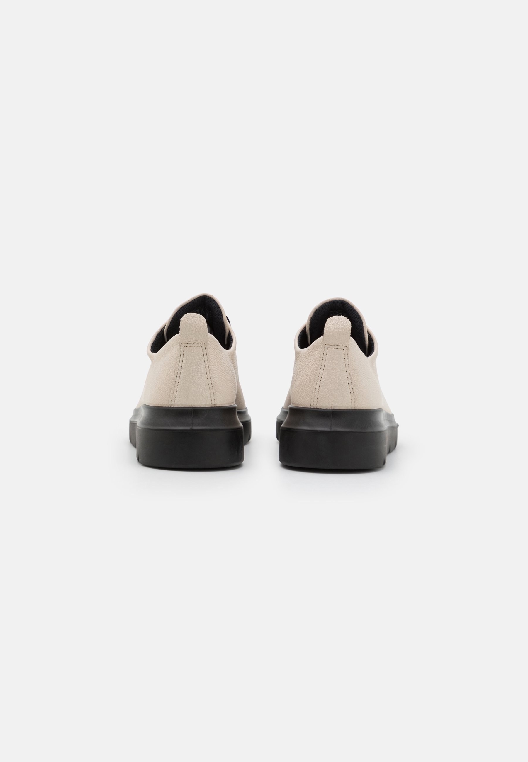 Baskets ECCO - blanches