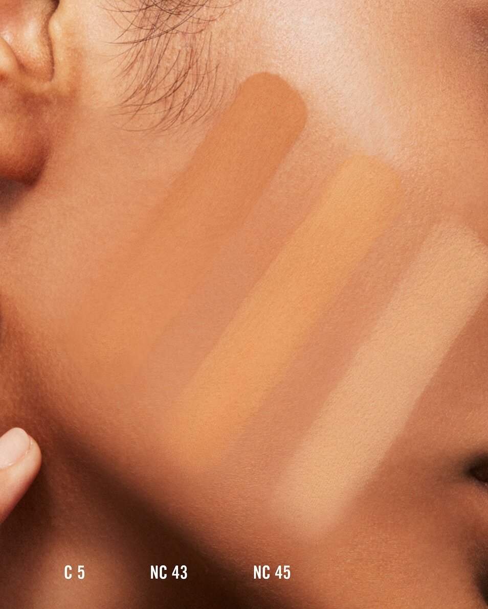 M.A.C STUDIO FIX POWDER PLUS FOUNDATION FOUNDATION - ZWEET- EN VOCHTBESTENDIG - 12U LANGHOUDEND