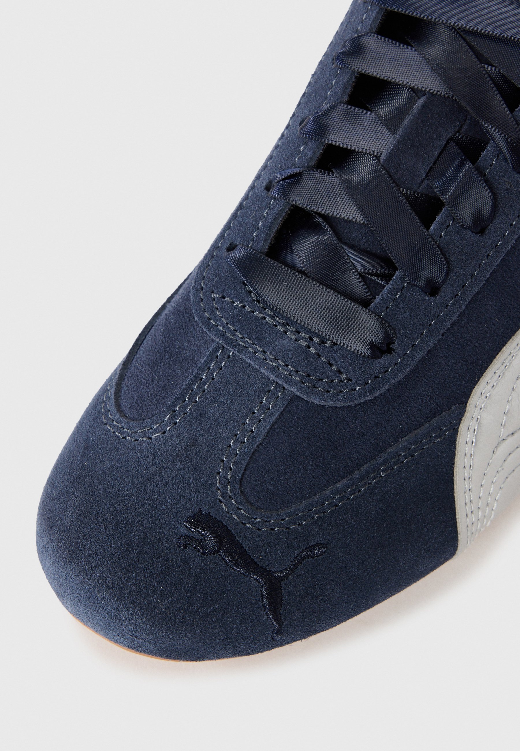 Baskets Puma SPEEDCAT UNISEXES - nouveau coloris marine/argenté