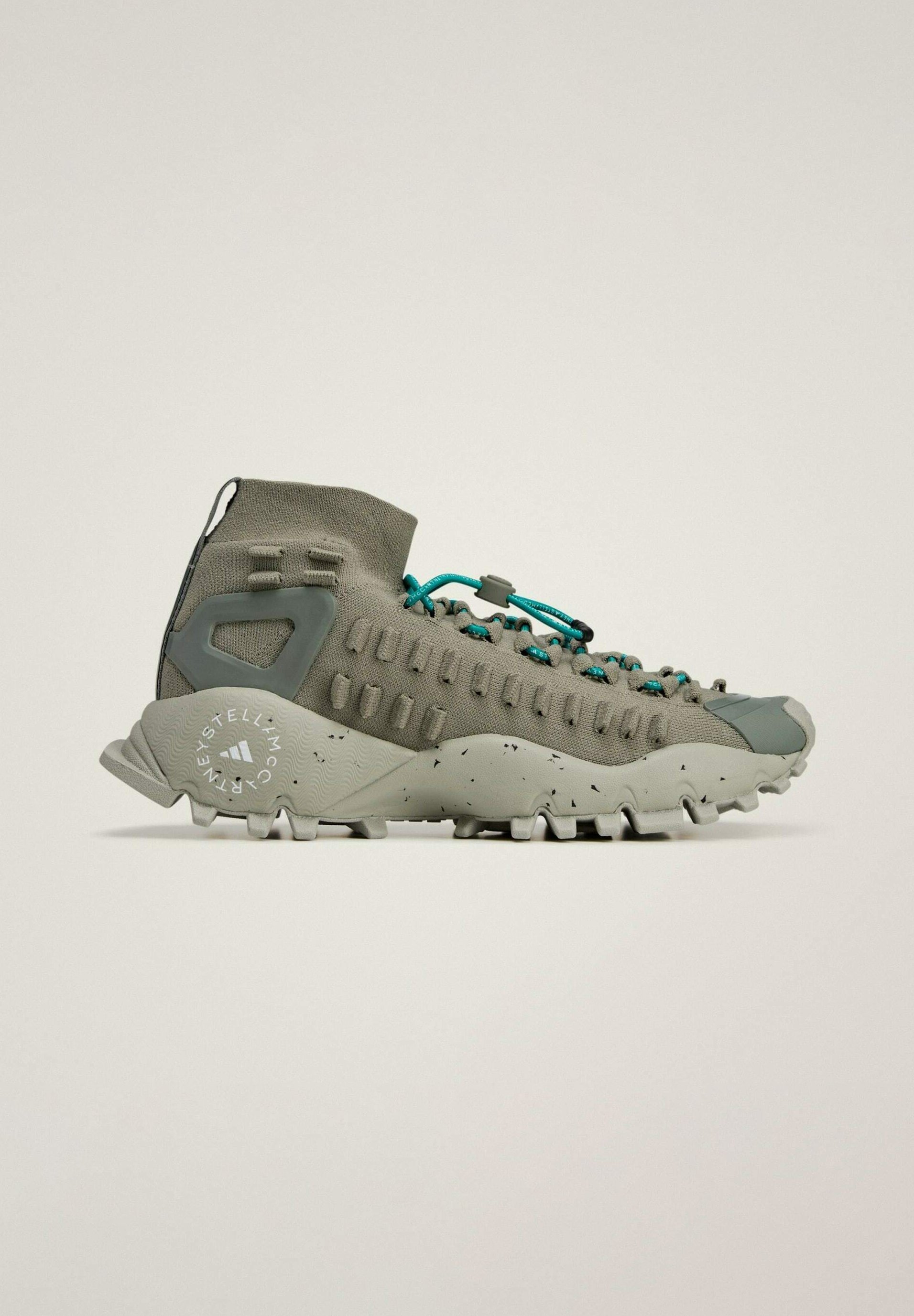 adidas by Stella McCartney SEEUALTER - Chaussures de randonnée - vert saule/gris/pierre/vert