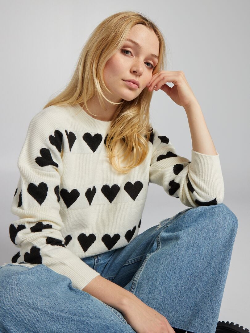 Sweter w kształcie serca - BEŻOWY