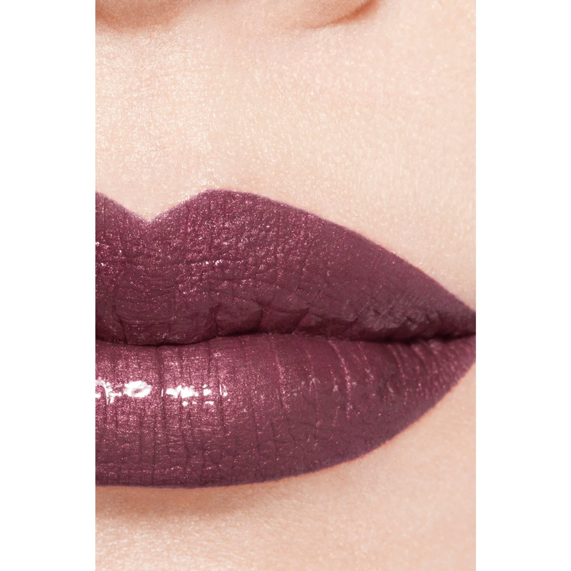 ROUGE ALLURE LAQUE - IL ROSSETTO FLUIDO BRILLANTE TENUTA ESTREMA
