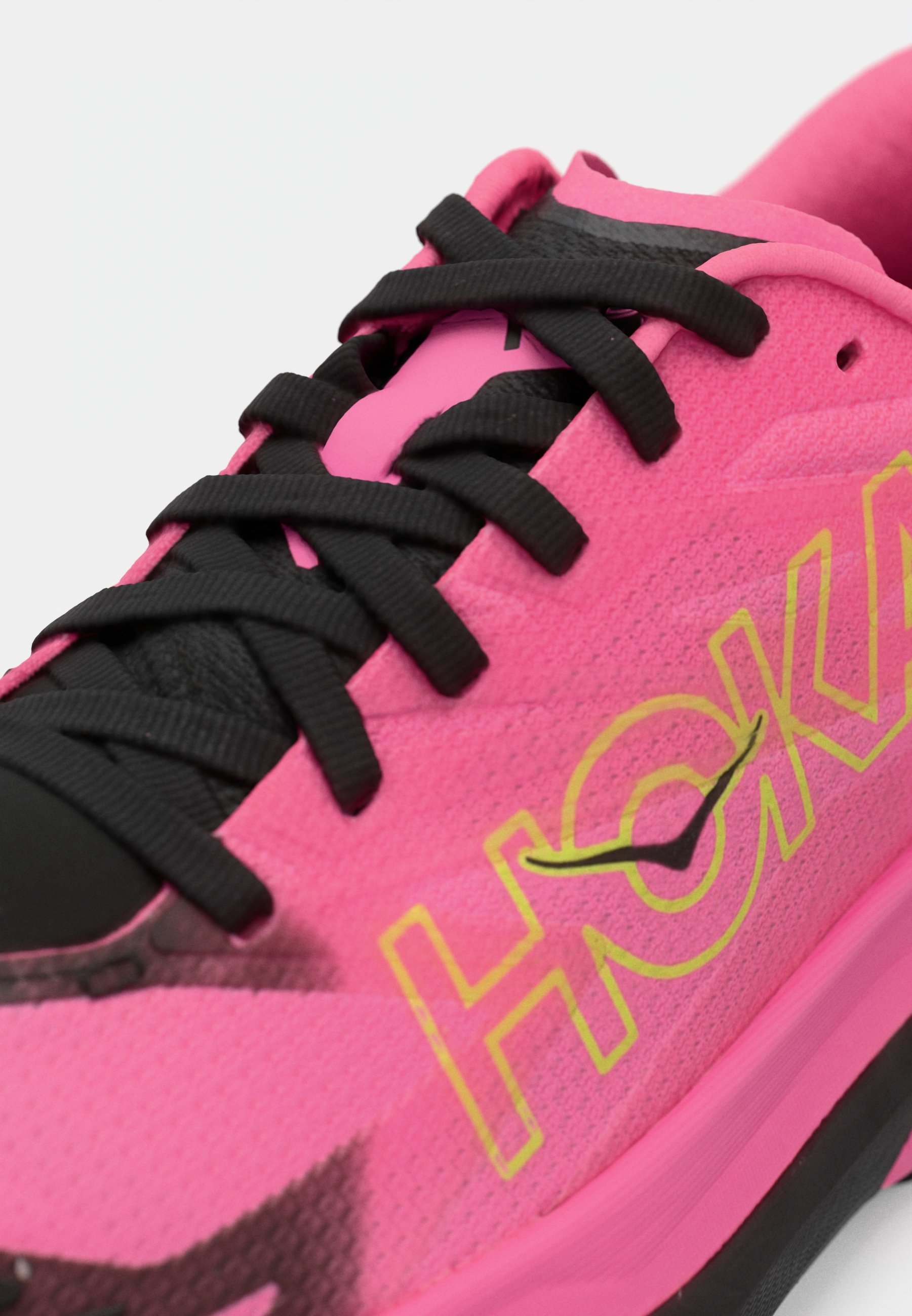 HOKA MAFATE 5 - Trailrunningschoenen - neonroze/zwart