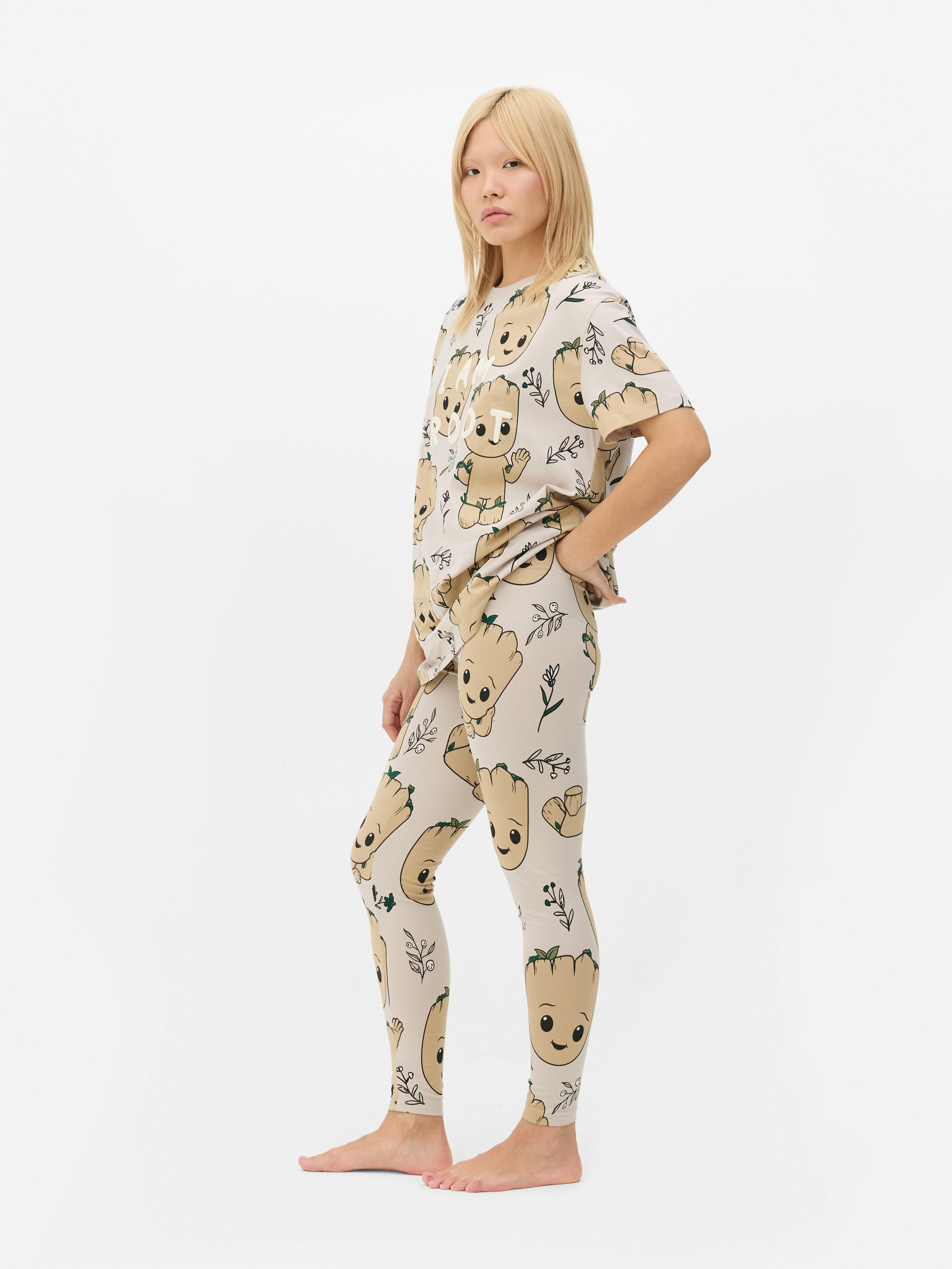 Pantaloni de pijama MARVEL Gardienii Galaxiei Groot Acești pantaloni de pijama din jerseu Groot cu talie elastică sunt o achiziție înfloritoare