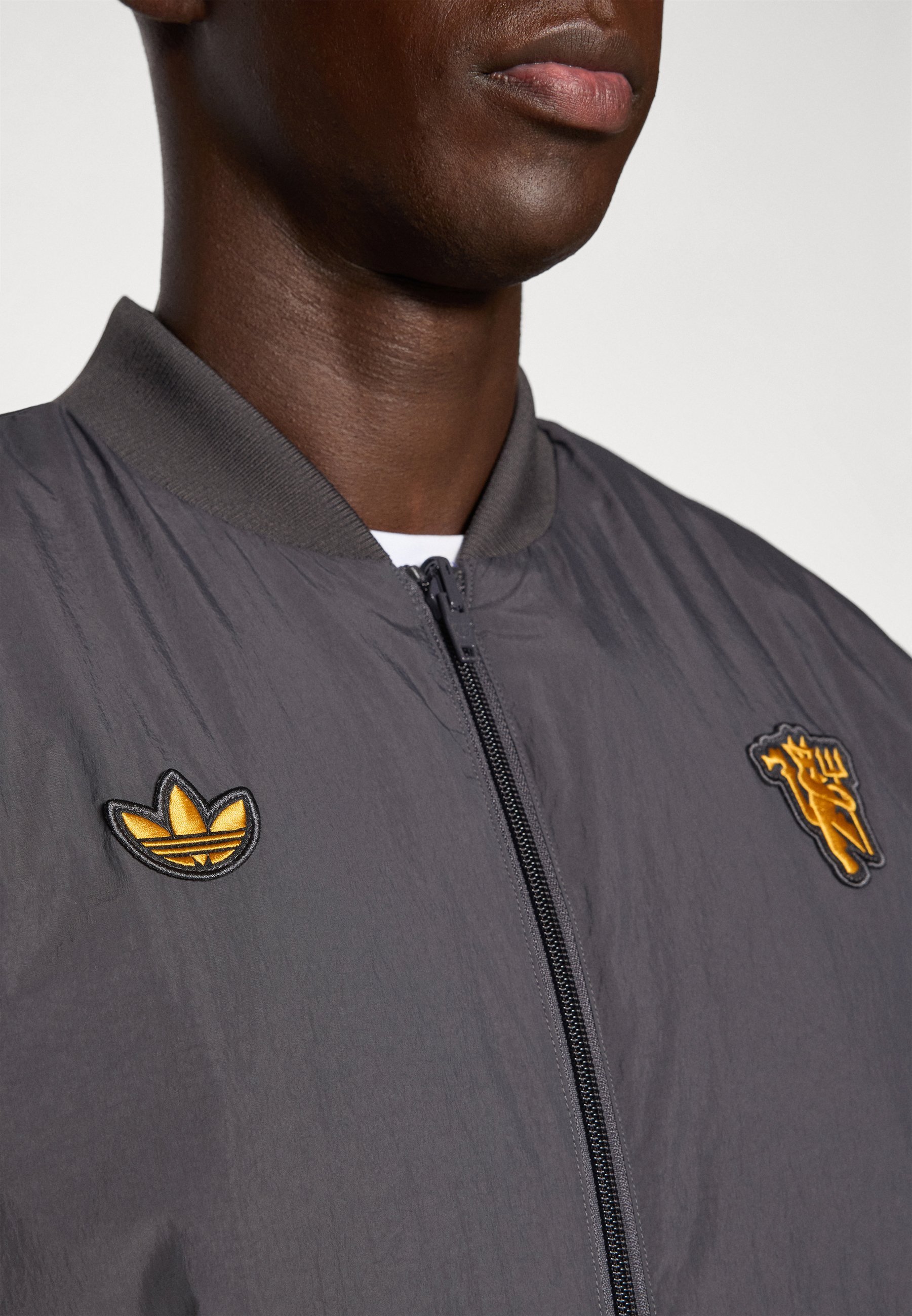 MANCHESTER UNITED ICON JACKET - Zimní bunda - black/full blue
