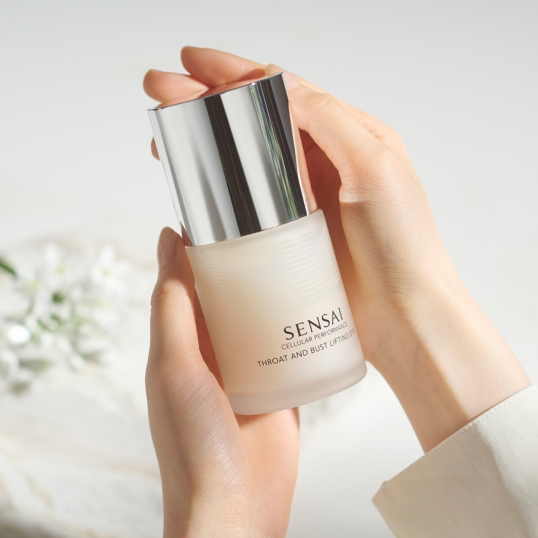 SENSAI kaklo ir dekoltė srities priežiūra su ląstelių aktyvacijos efektu kaklui ir krūtinei – 100 ml