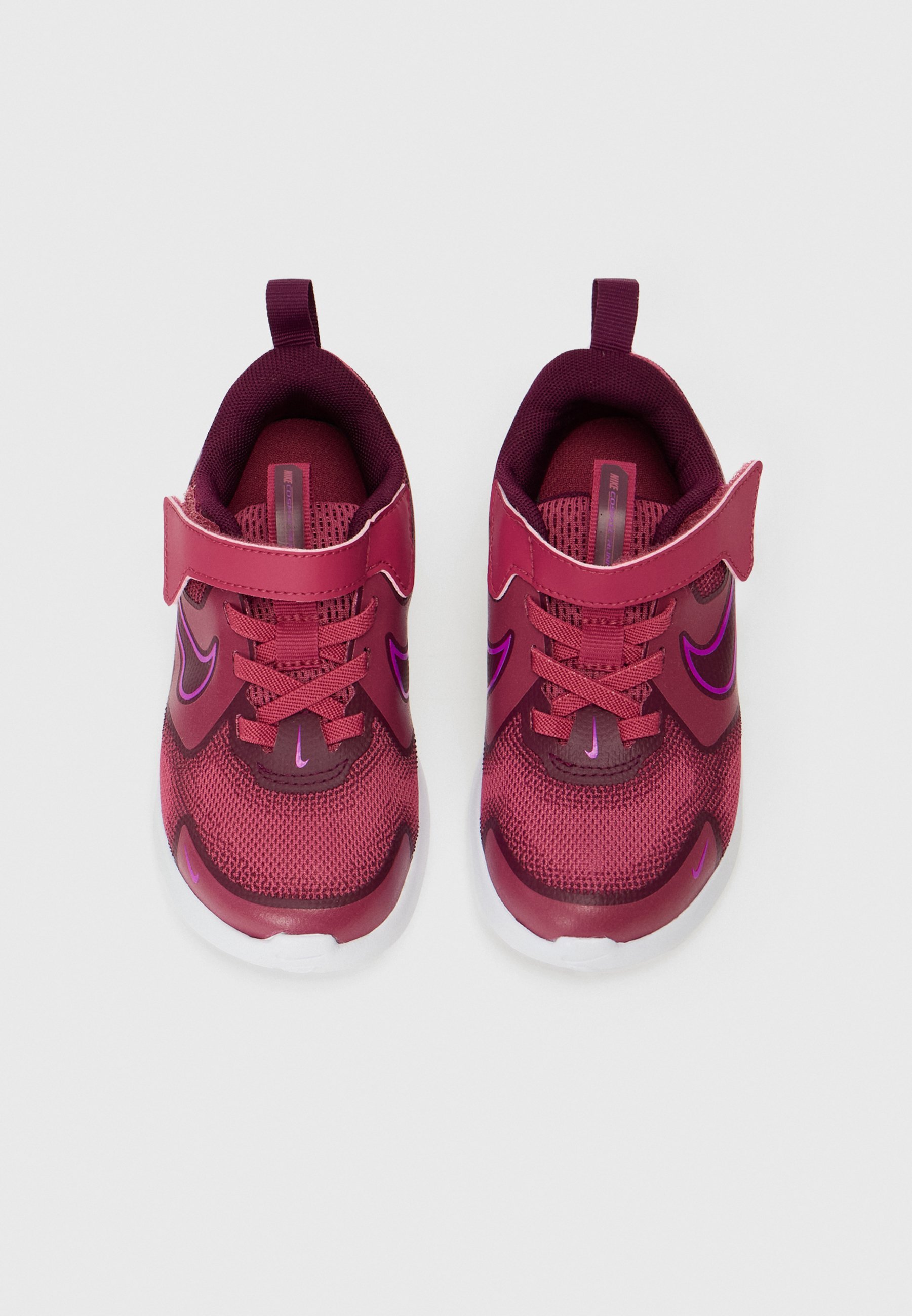 Nike Performance COSMIC RUNNER UNISEXE - Chaussures de running sur route - betterave douce/violet vif/bordeaux